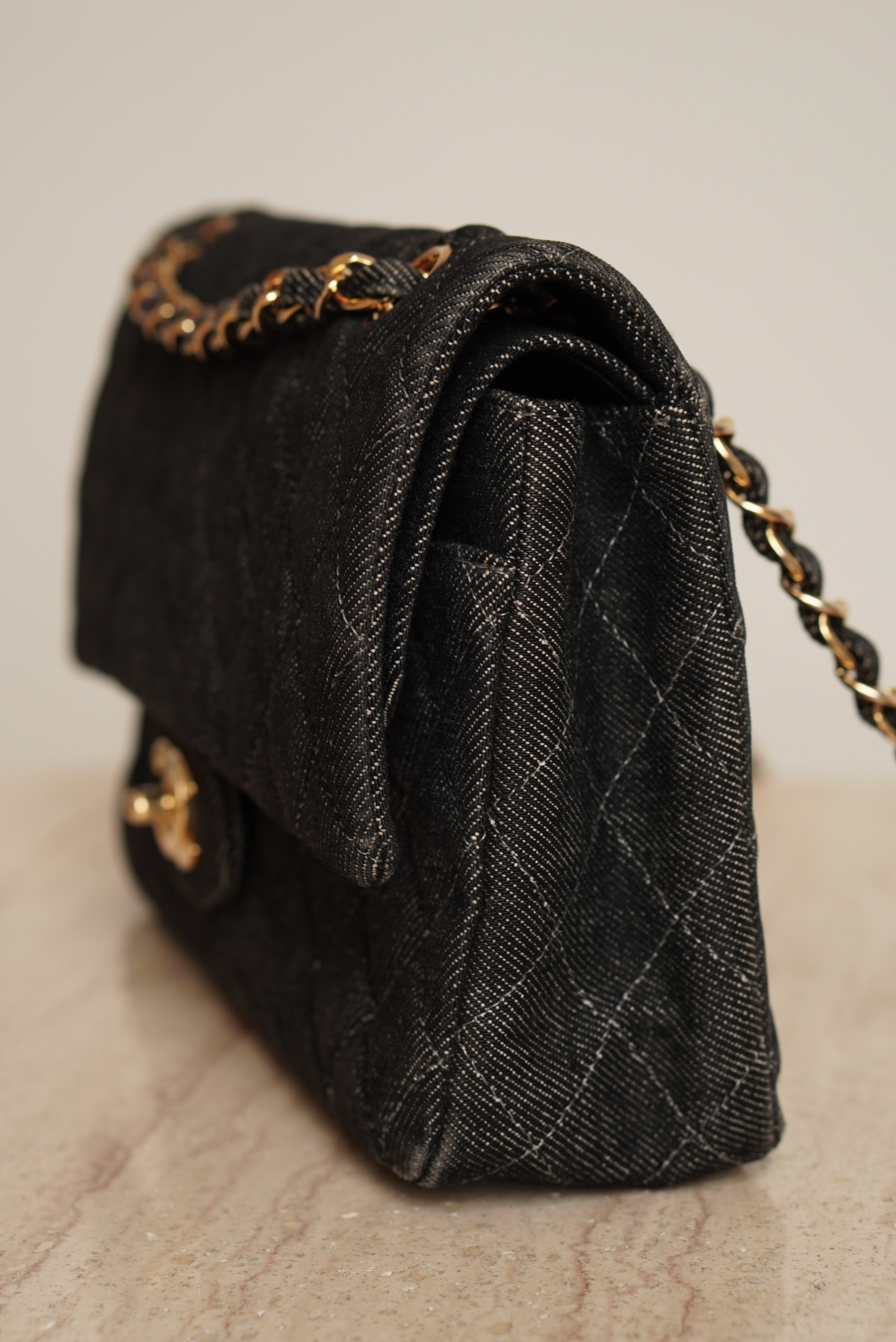 CHANEL CLASSIC MEDIUM DOUBLE FLAP | BLACK DENIM