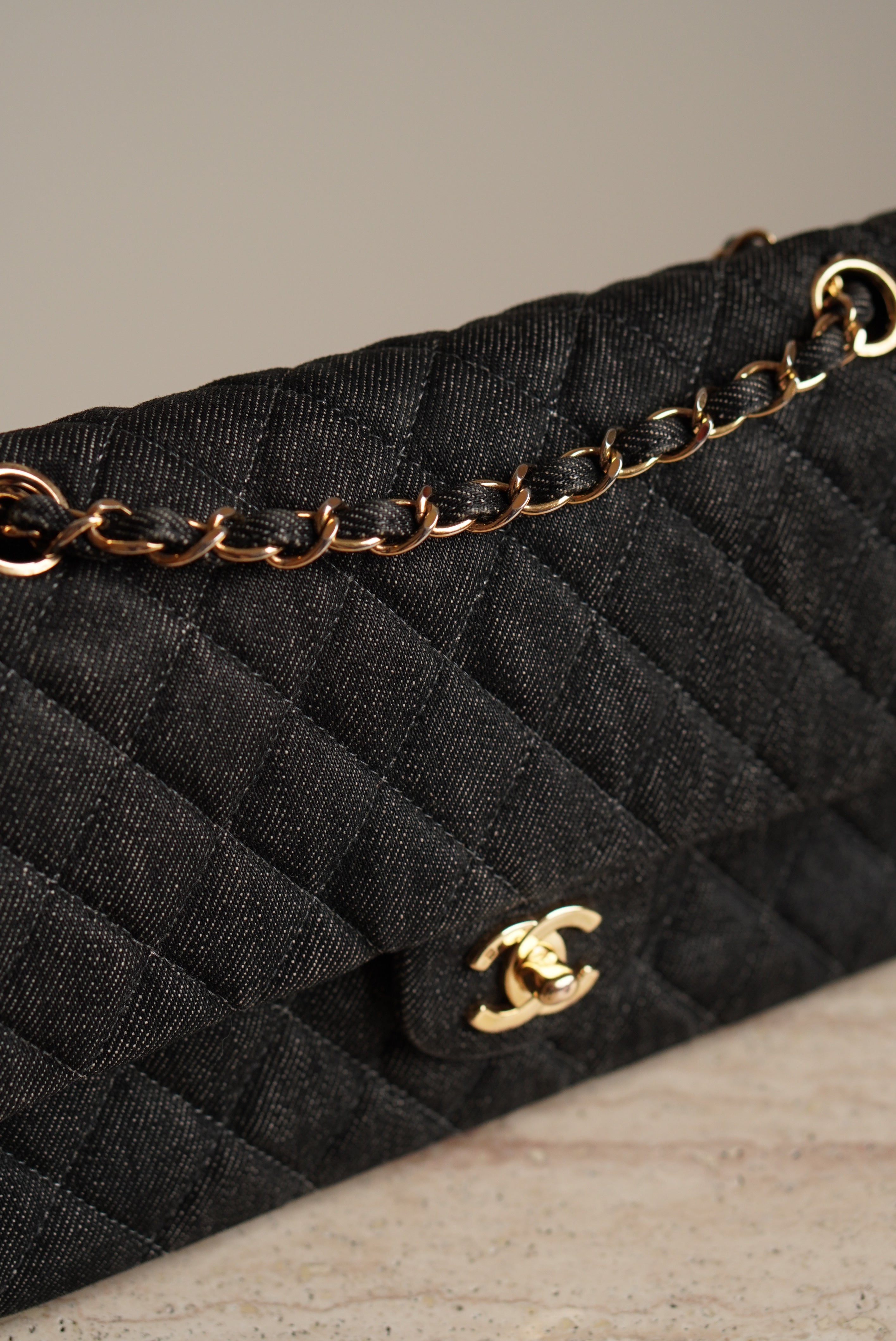 CHANEL CLASSIC MEDIUM DOUBLE FLAP | BLACK DENIM