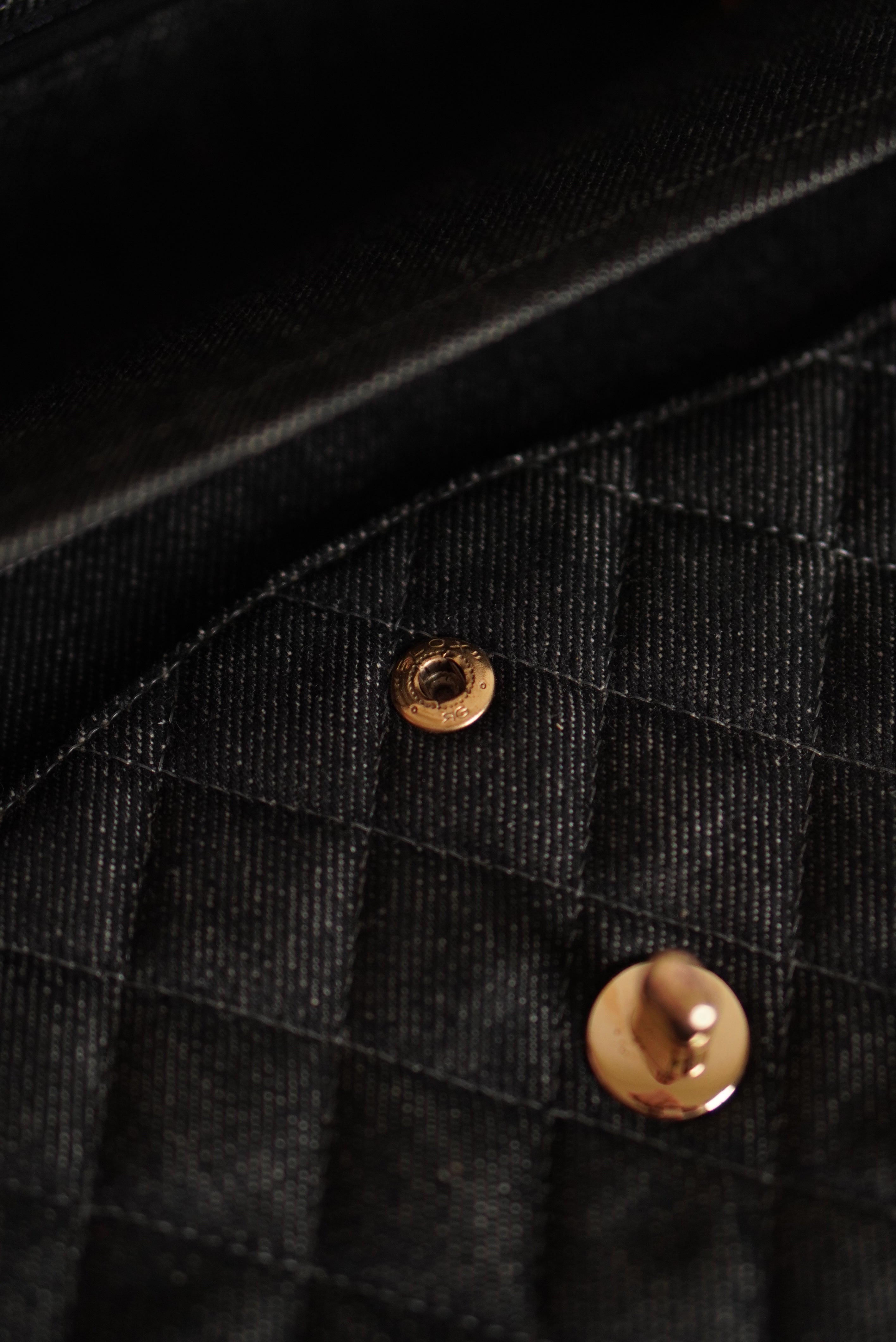 CHANEL CLASSIC MEDIUM DOUBLE FLAP | BLACK DENIM
