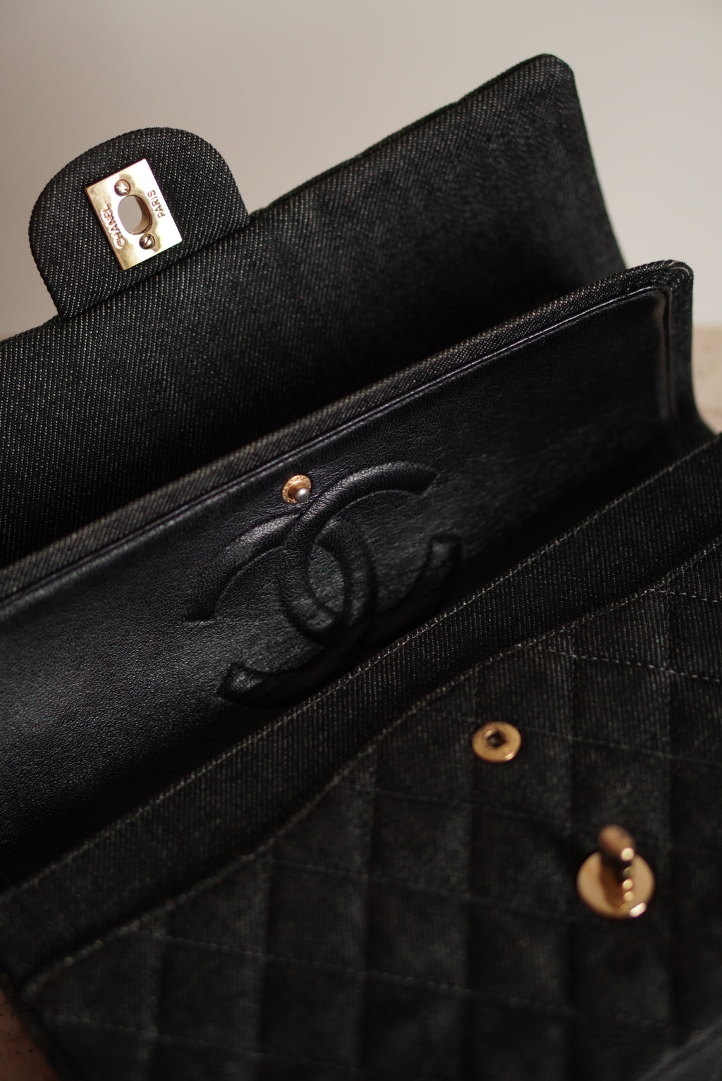 CHANEL CLASSIC MEDIUM DOUBLE FLAP | BLACK DENIM