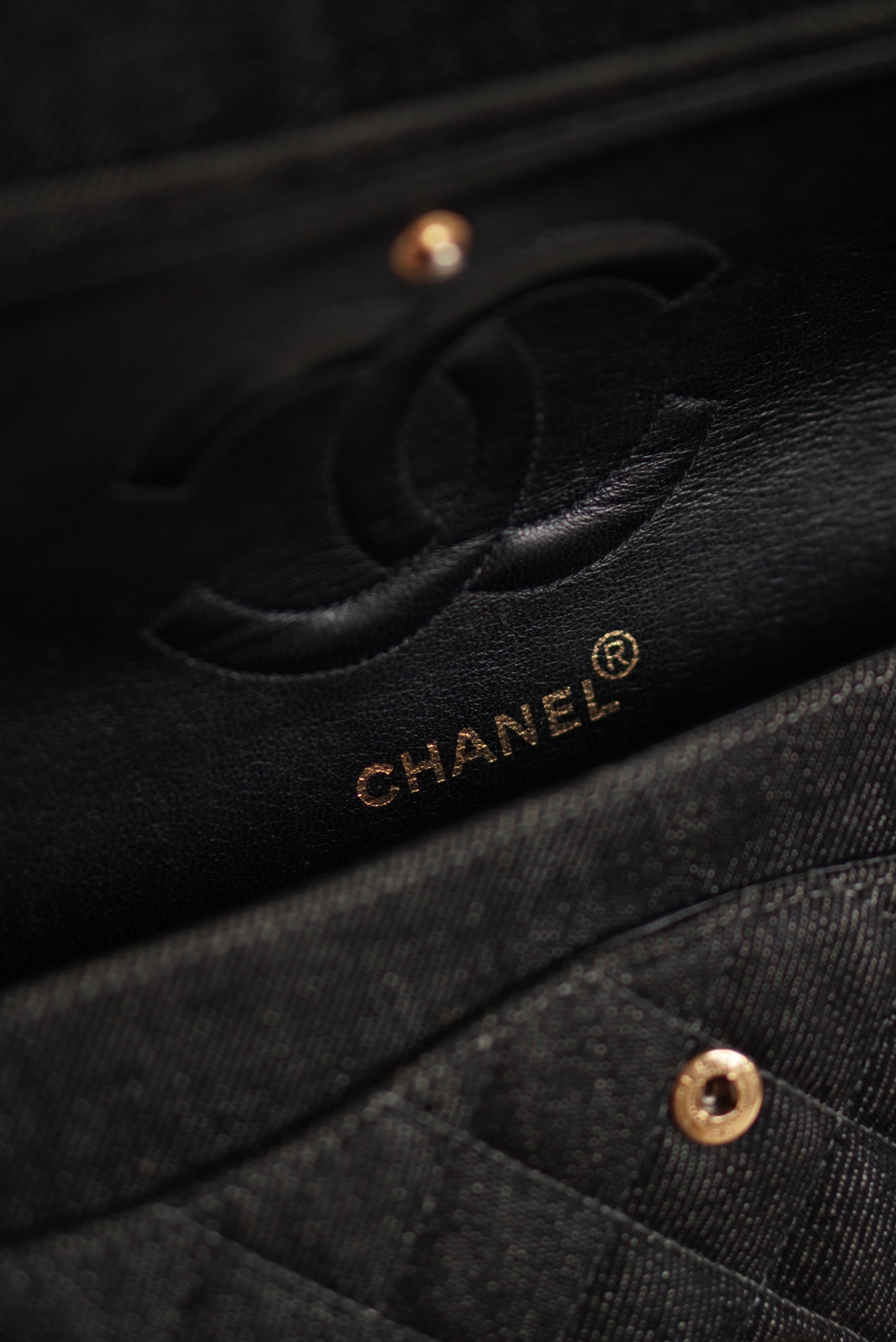 CHANEL CLASSIC MEDIUM DOUBLE FLAP | BLACK DENIM