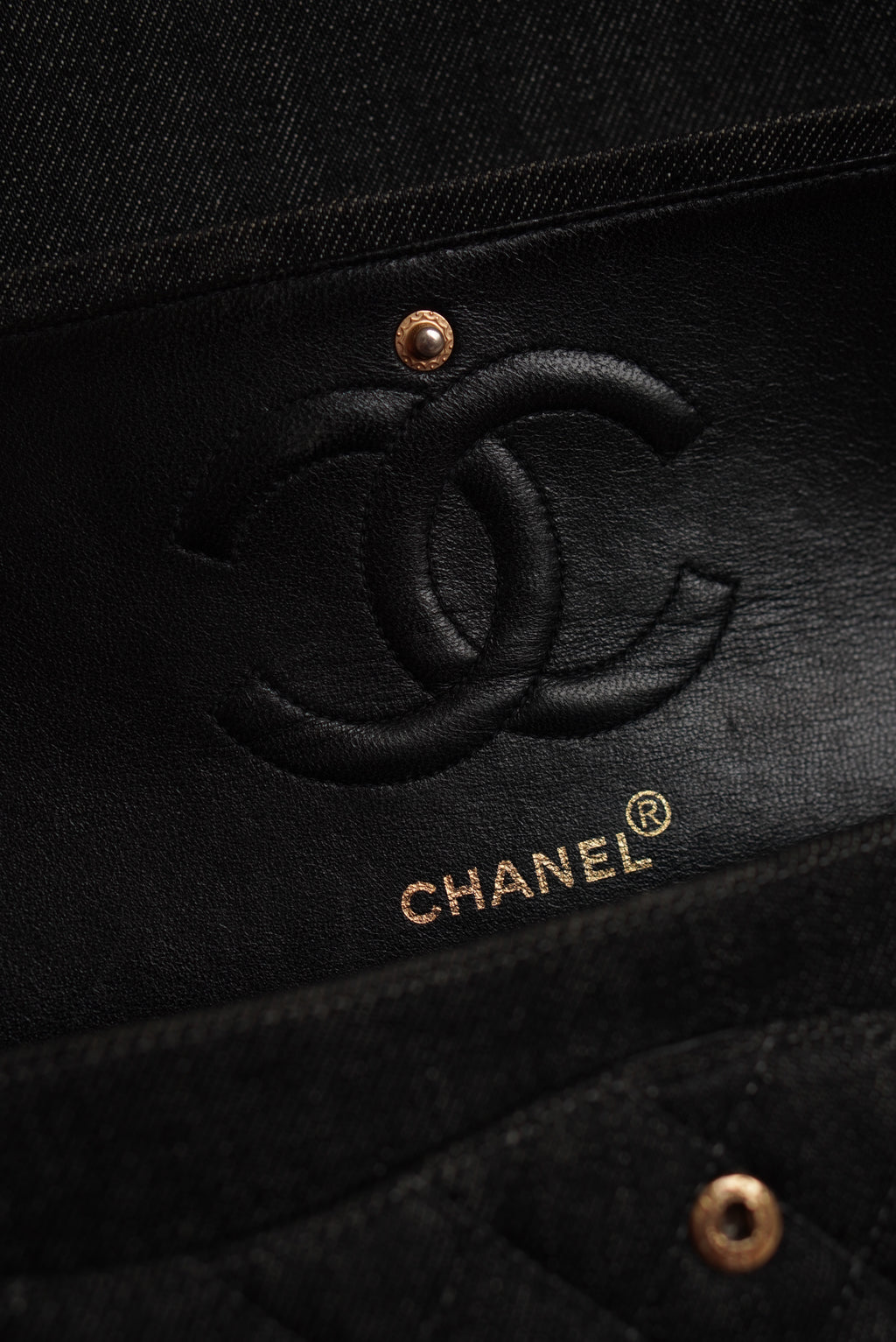 CHANEL CLASSIC MEDIUM DOUBLE FLAP | BLACK DENIM