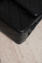 CHANEL CLASSIC MEDIUM DOUBLE FLAP | BLACK