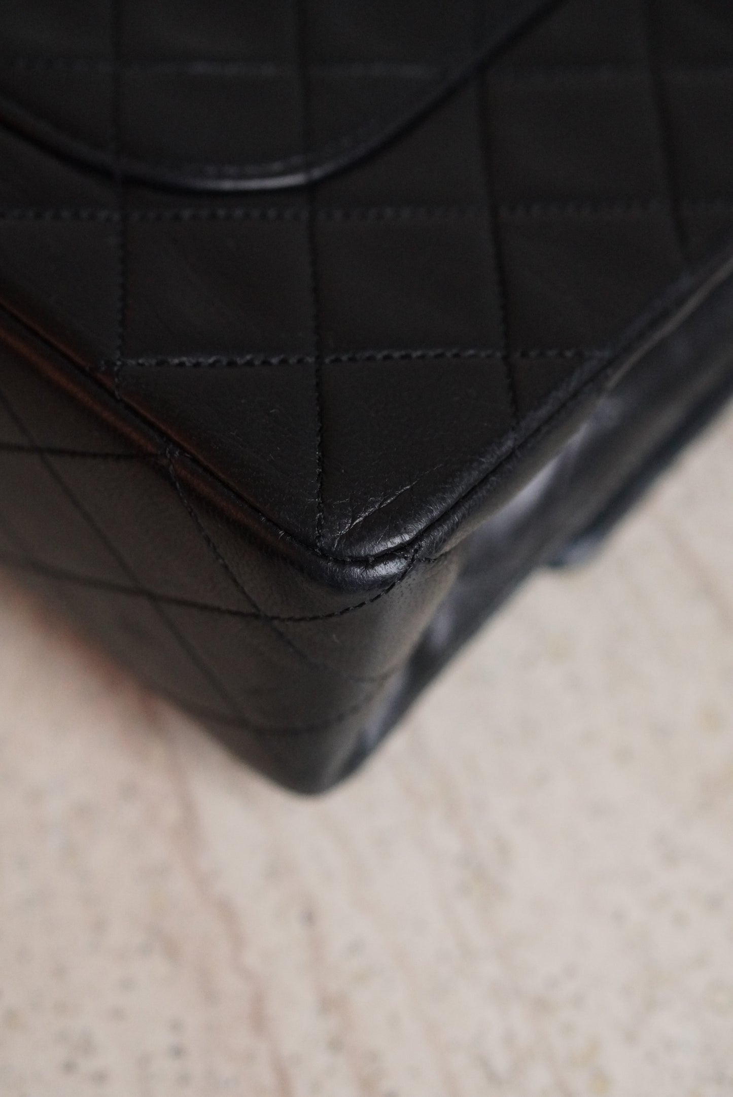 CHANEL CLASSIC MEDIUM DOUBLE FLAP | BLACK