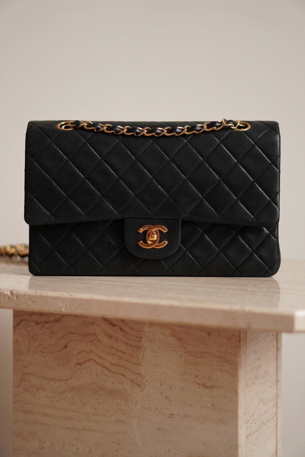 CHANEL CLASSIC MEDIUM DOUBLE FLAP | BLACK