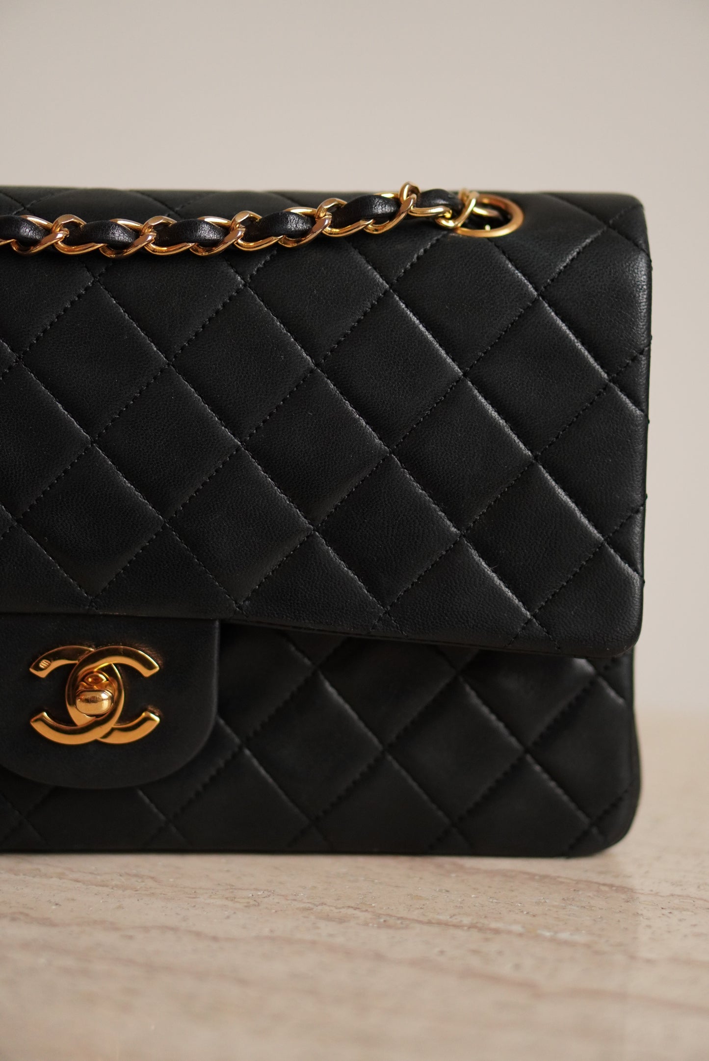 CHANEL CLASSIC MEDIUM DOUBLE FLAP | BLACK