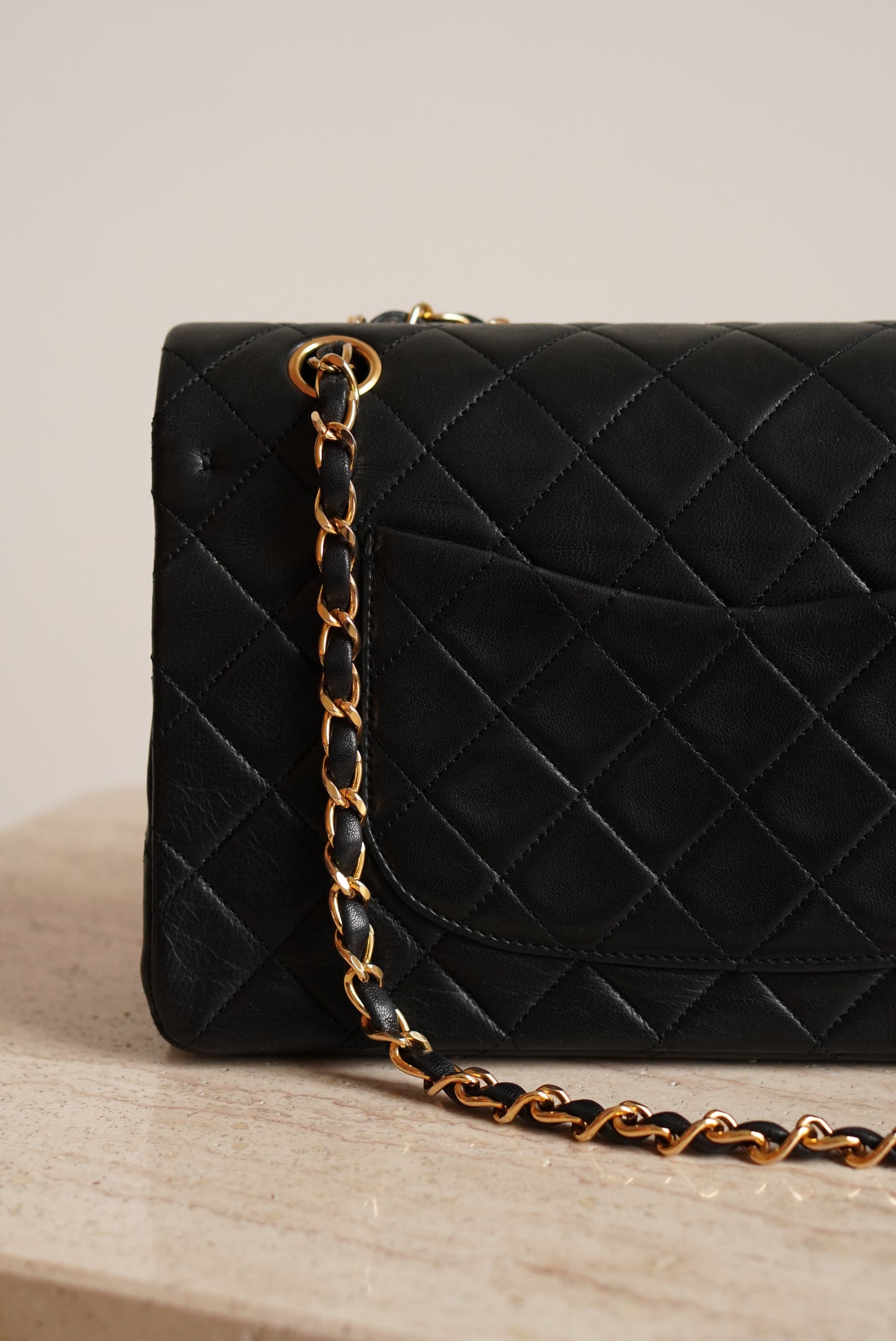 CHANEL CLASSIC MEDIUM DOUBLE FLAP | BLACK