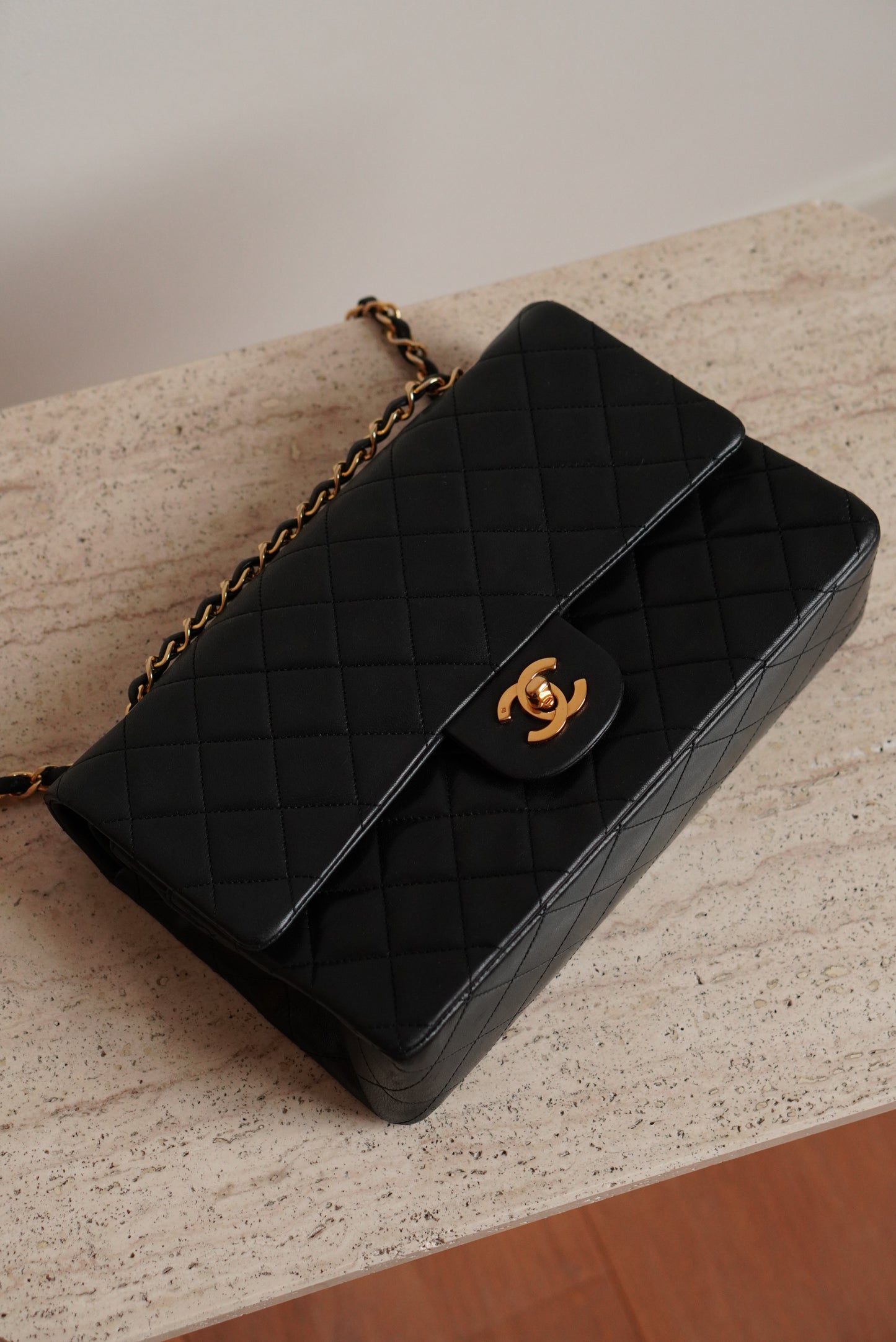 CHANEL CLASSIC MEDIUM DOUBLE FLAP | BLACK