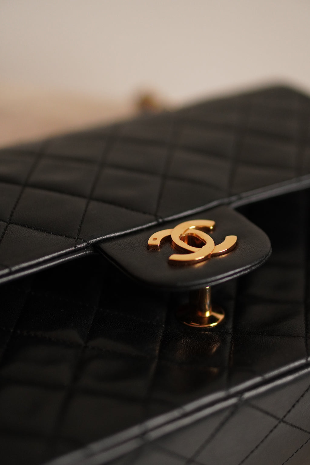 CHANEL CLASSIC MEDIUM DOUBLE FLAP | BLACK