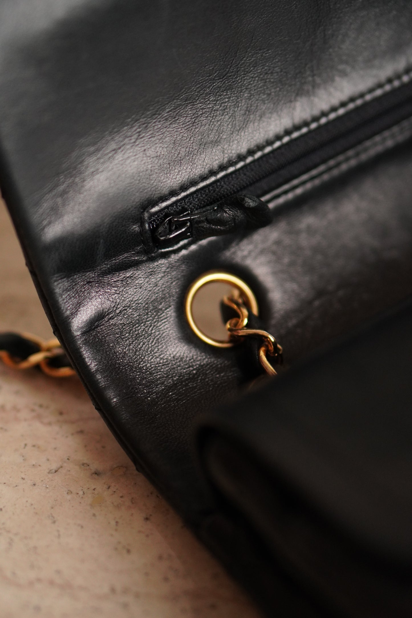 CHANEL CLASSIC MEDIUM DOUBLE FLAP | BLACK