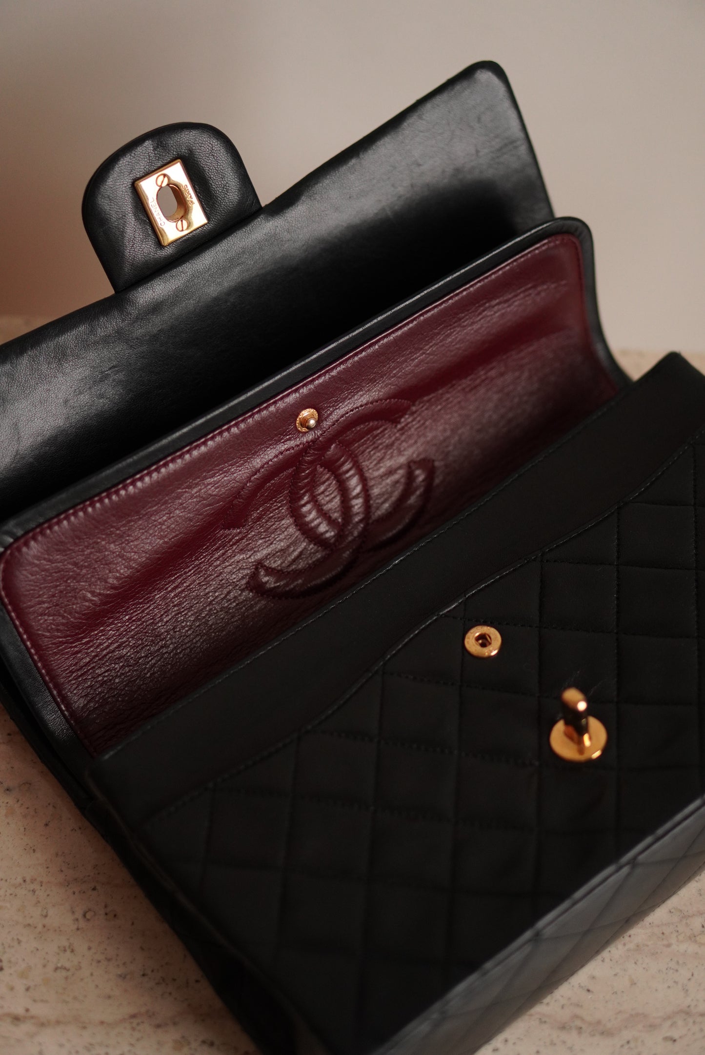 CHANEL CLASSIC MEDIUM DOUBLE FLAP | BLACK