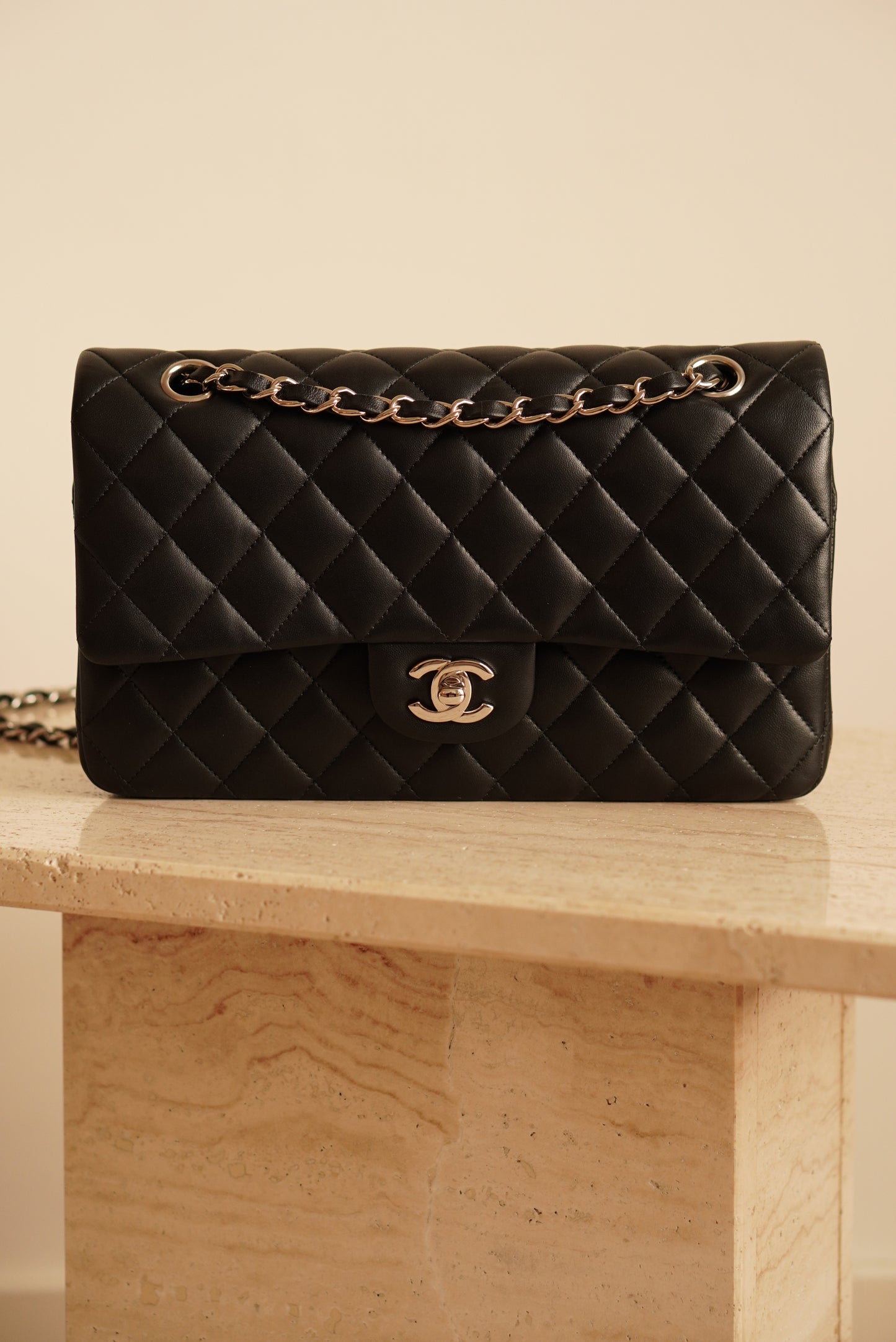 CHANEL CLASSIC MEDIUM DOUBLE FLAP | BLACK