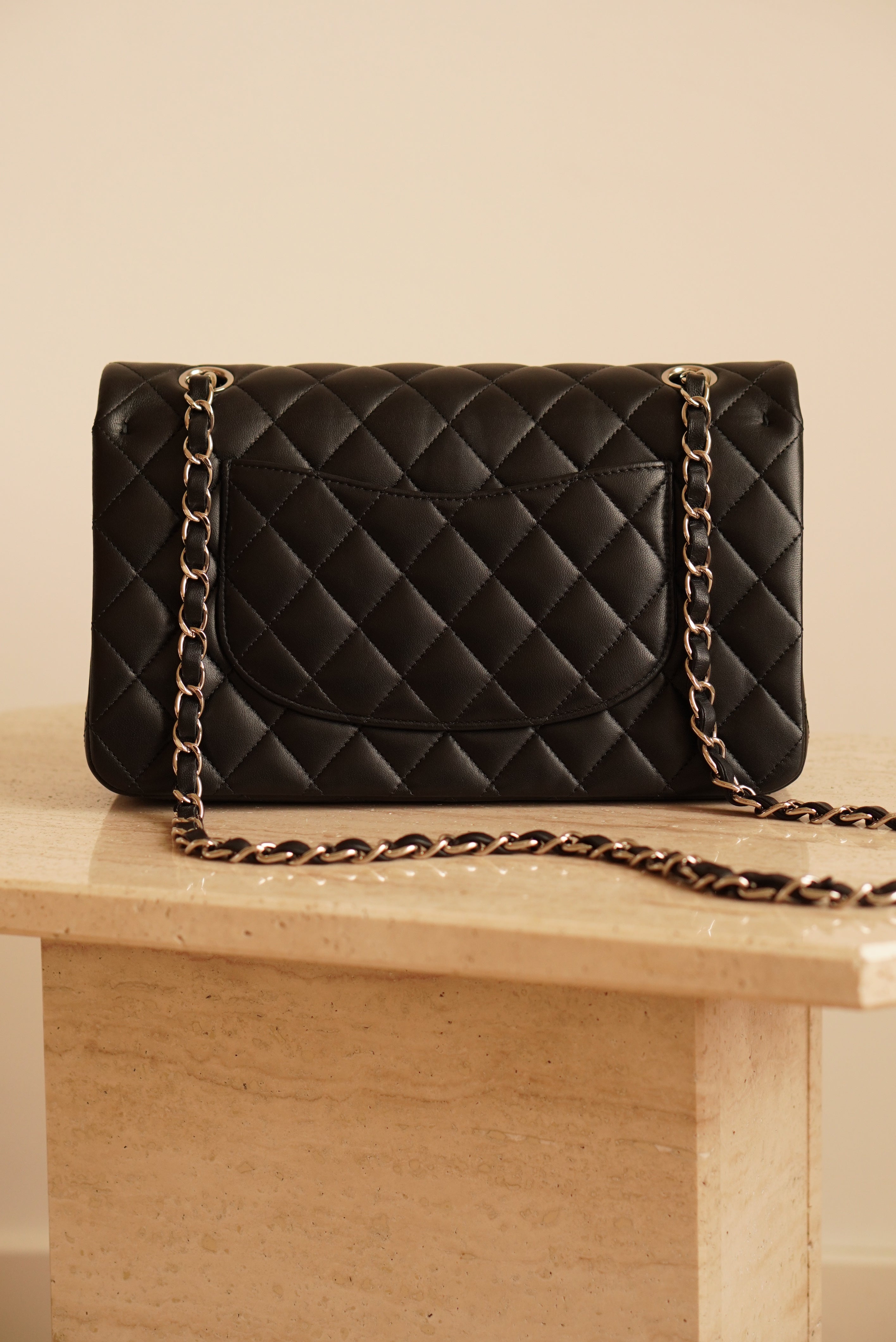CHANEL CLASSIC MEDIUM DOUBLE FLAP | BLACK