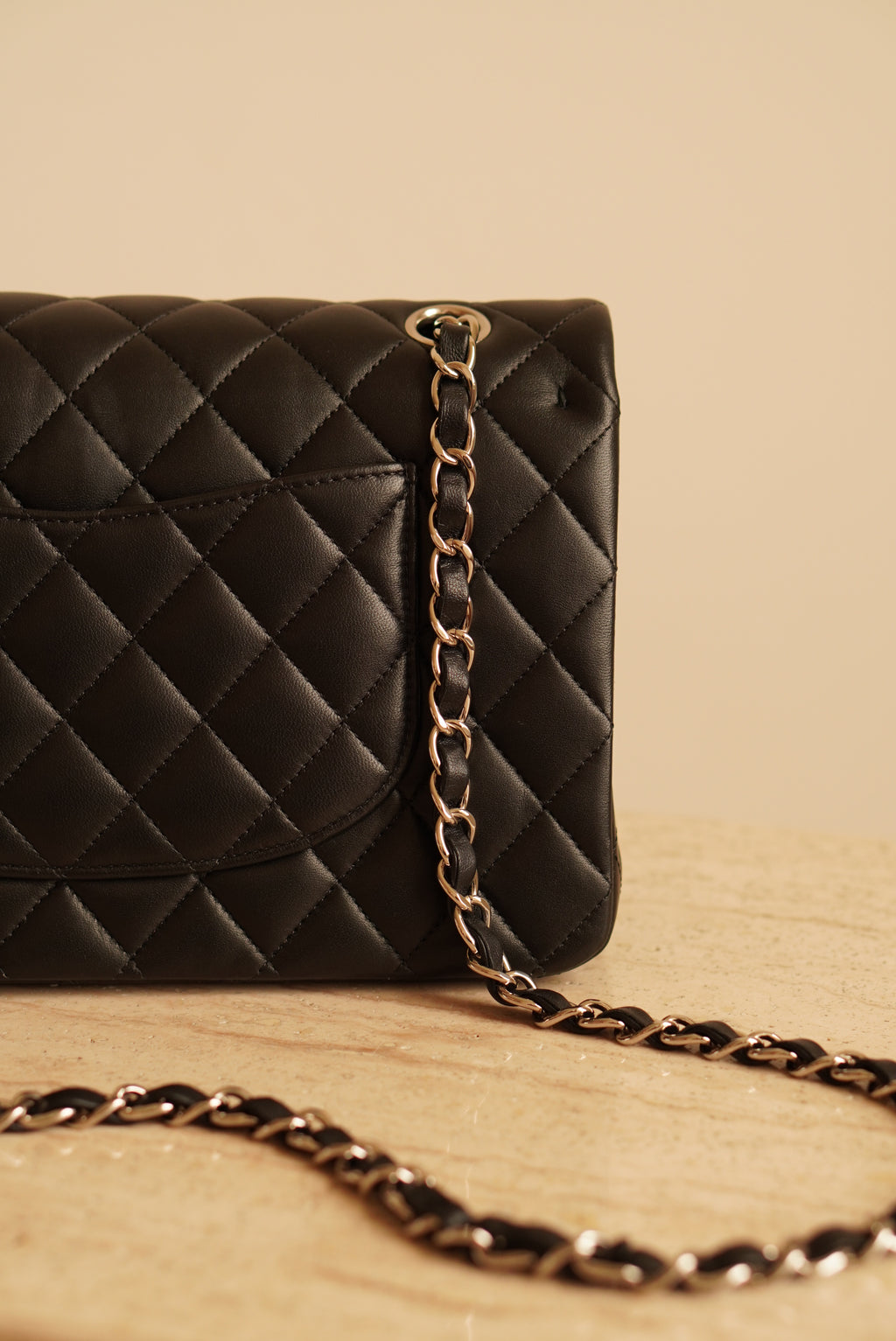 CHANEL CLASSIC MEDIUM DOUBLE FLAP | BLACK