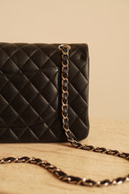 CHANEL CLASSIC MEDIUM DOUBLE FLAP | BLACK