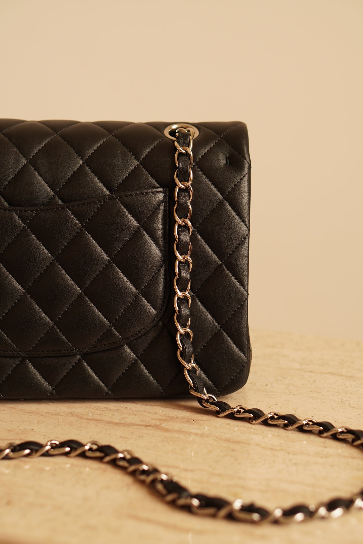 CHANEL CLASSIC MEDIUM DOUBLE FLAP | BLACK