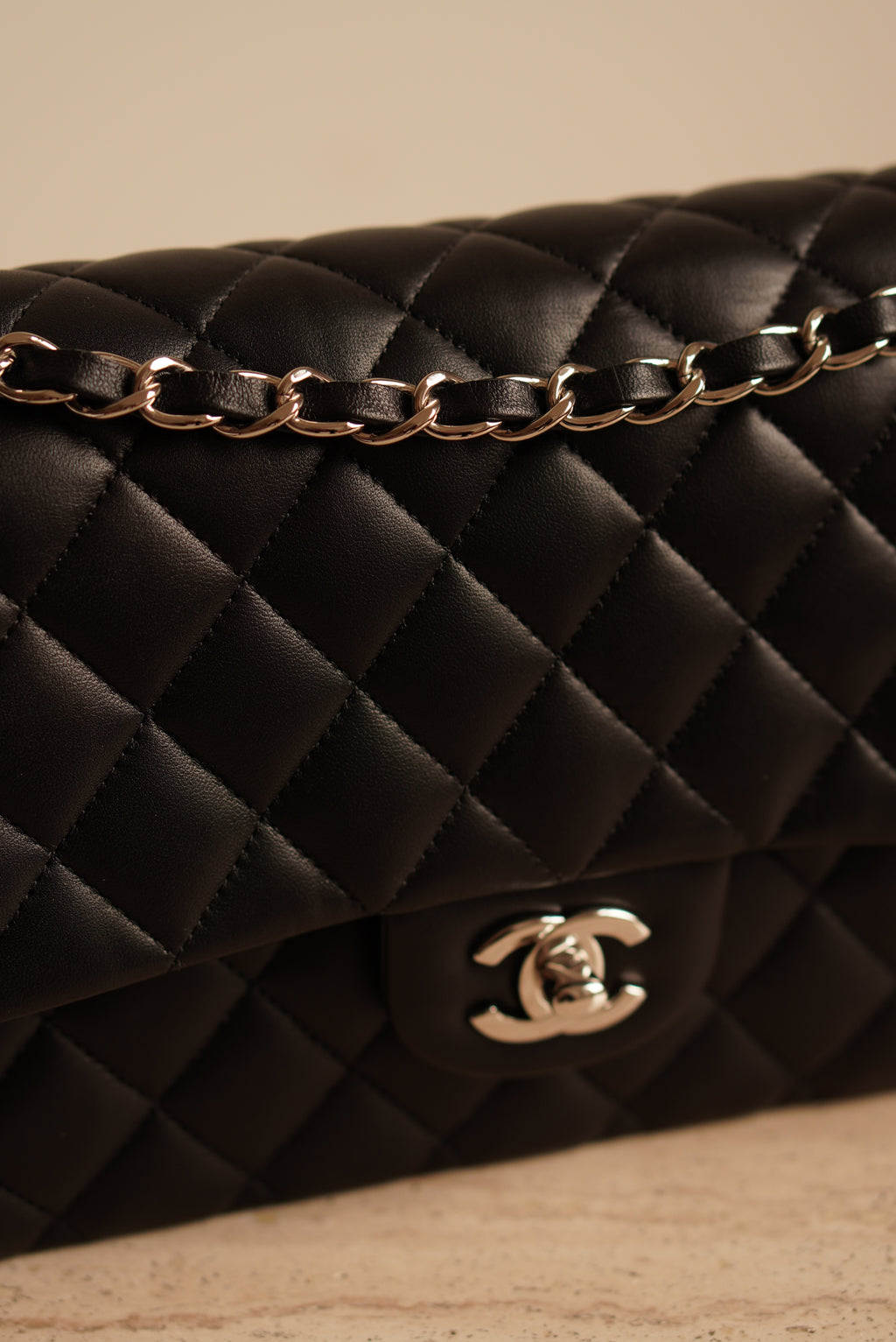 CHANEL CLASSIC MEDIUM DOUBLE FLAP | BLACK