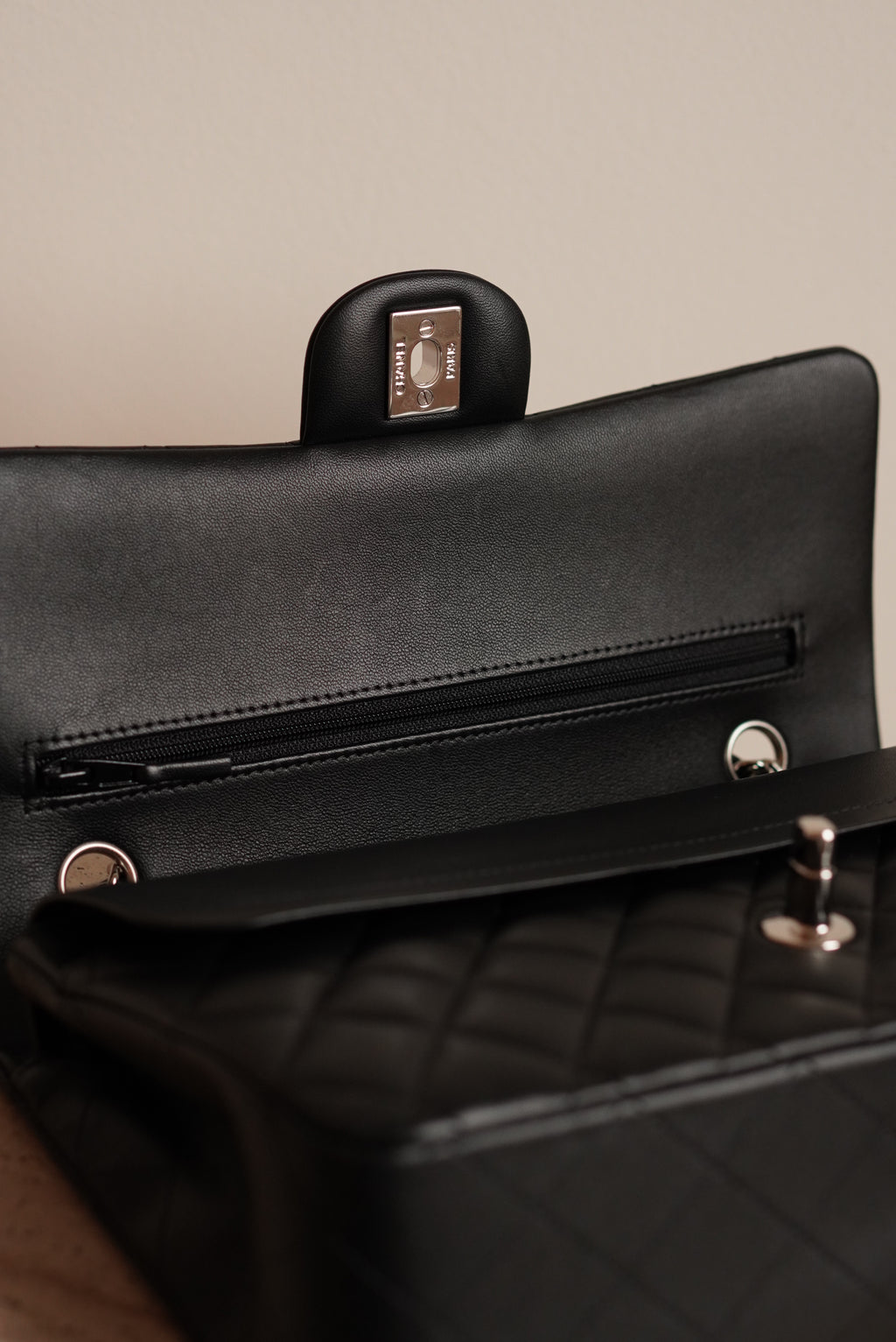 CHANEL CLASSIC MEDIUM DOUBLE FLAP | BLACK