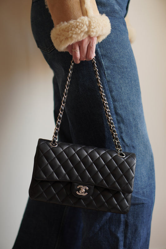 CHANEL CLASSIC MEDIUM DOUBLE FLAP | BLACK
