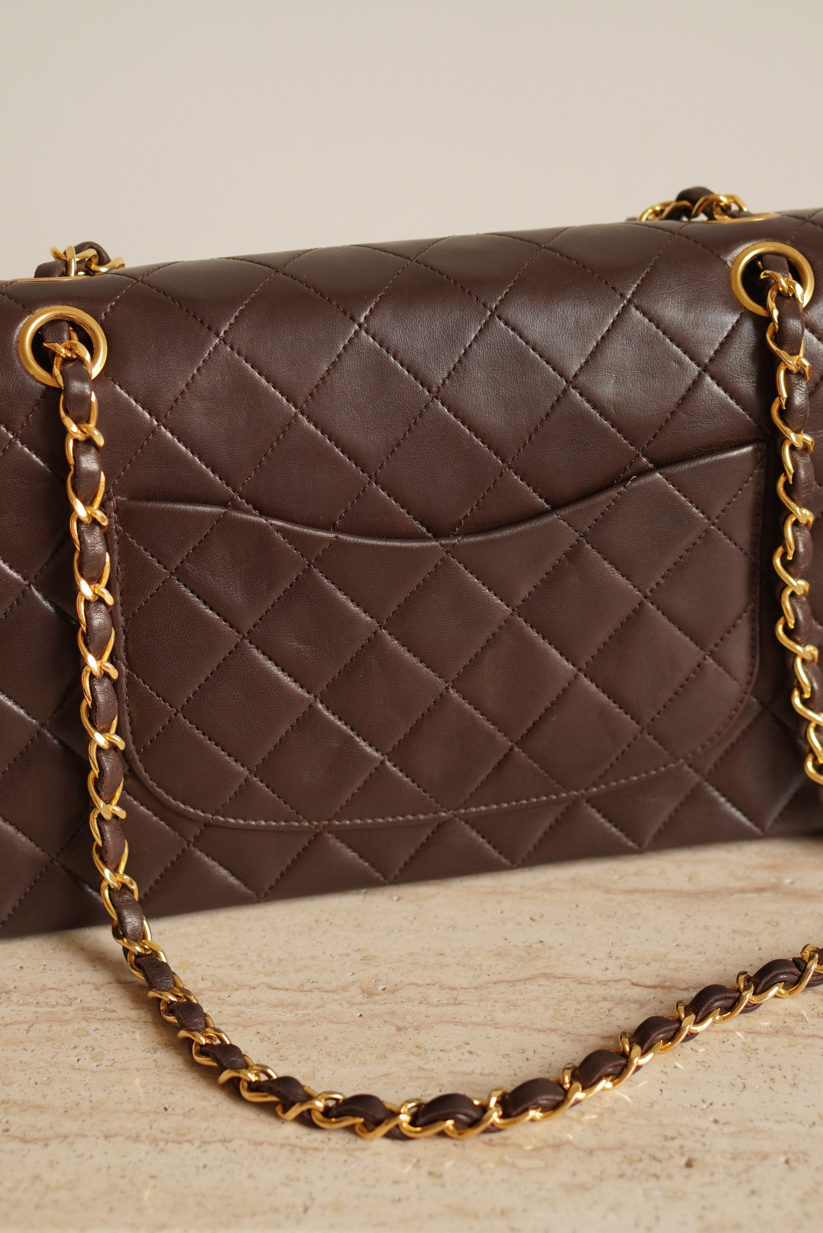 CHANEL CLASSIC MEDIUM DOUBLE FLAP | BROWN