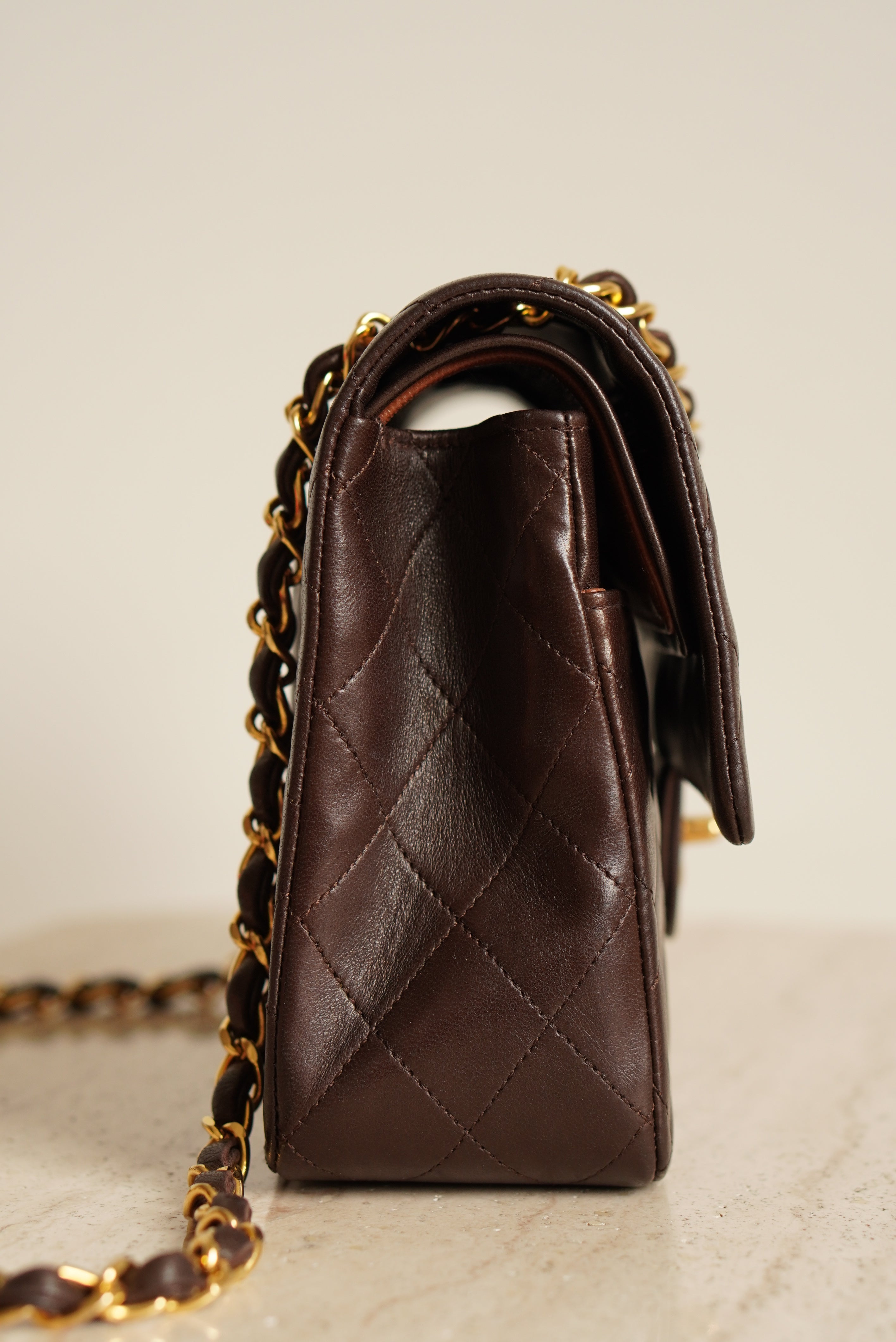 CHANEL CLASSIC MEDIUM DOUBLE FLAP | BROWN