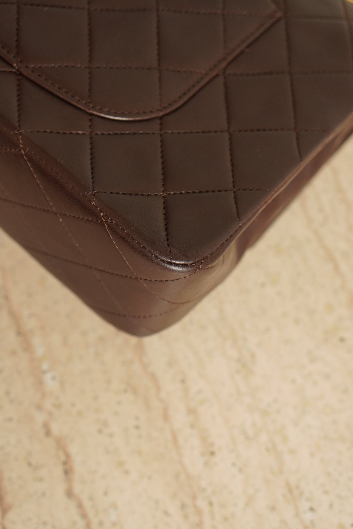 CHANEL CLASSIC MEDIUM DOUBLE FLAP | BROWN