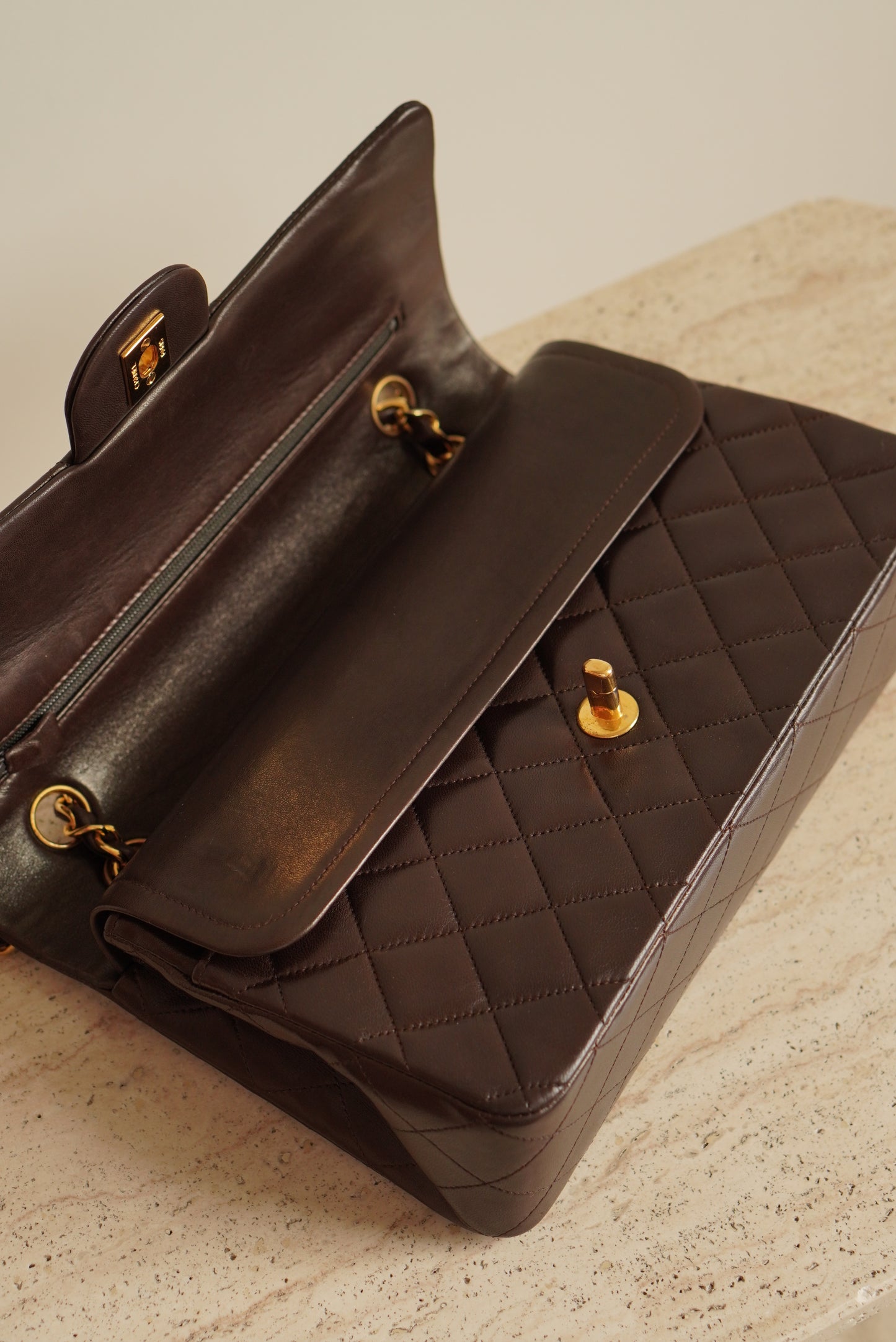 CHANEL CLASSIC MEDIUM DOUBLE FLAP | BROWN