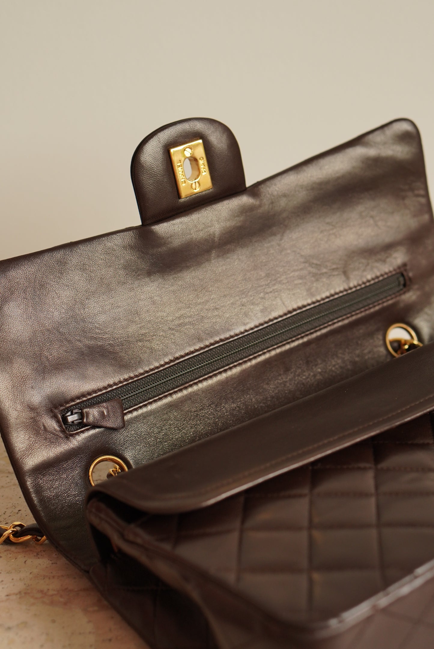 CHANEL CLASSIC MEDIUM DOUBLE FLAP | BROWN