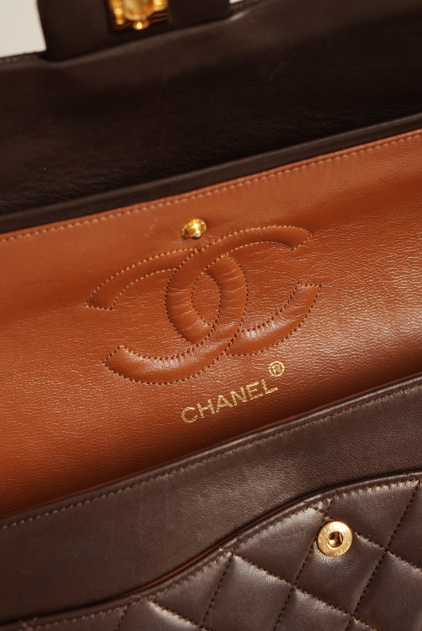 CHANEL CLASSIC MEDIUM DOUBLE FLAP | BROWN