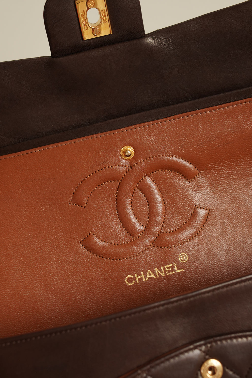 CHANEL CLASSIC MEDIUM DOUBLE FLAP | BROWN