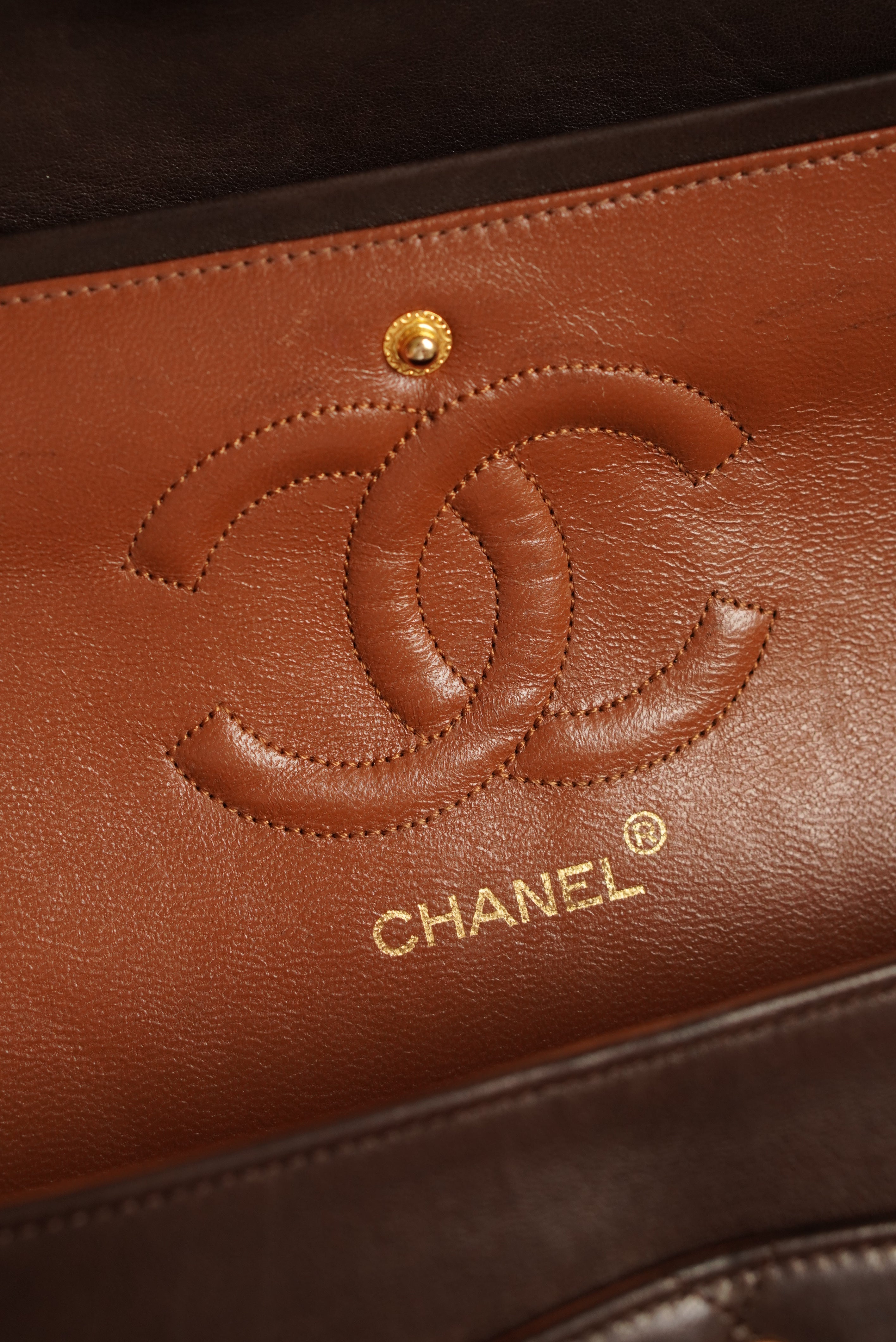 CHANEL CLASSIC MEDIUM DOUBLE FLAP | BROWN