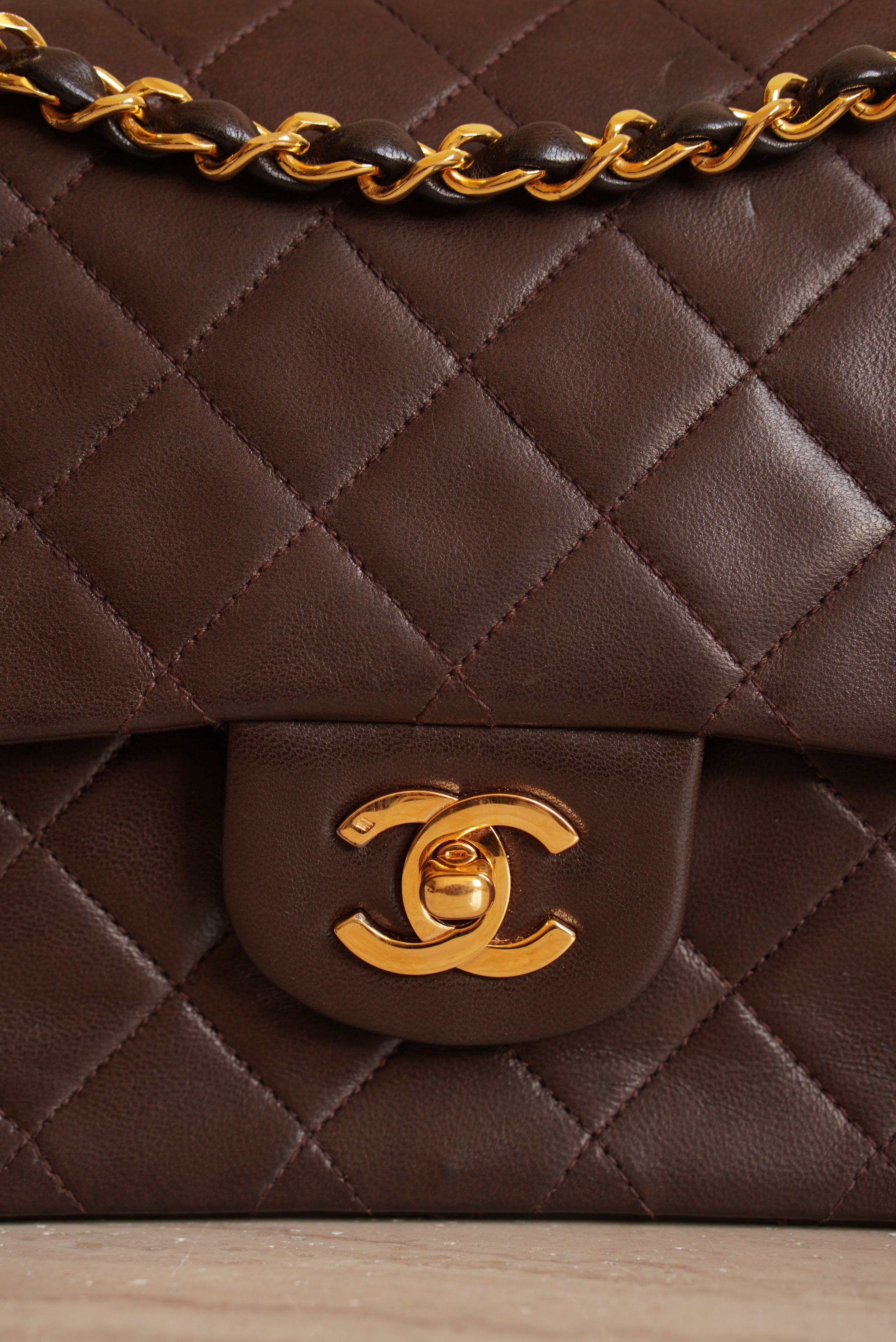 CHANEL CLASSIC MEDIUM DOUBLE FLAP | BROWN