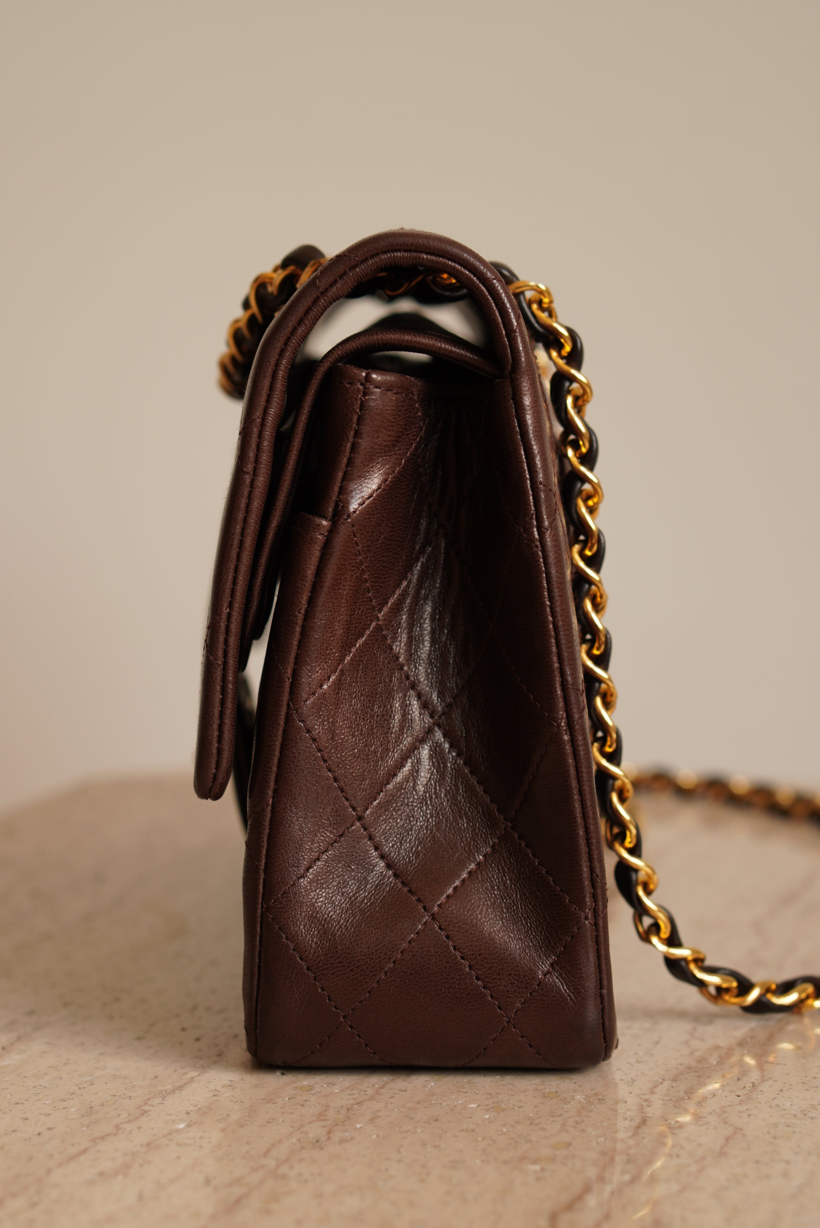 CHANEL CLASSIC MEDIUM DOUBLE FLAP | BROWN