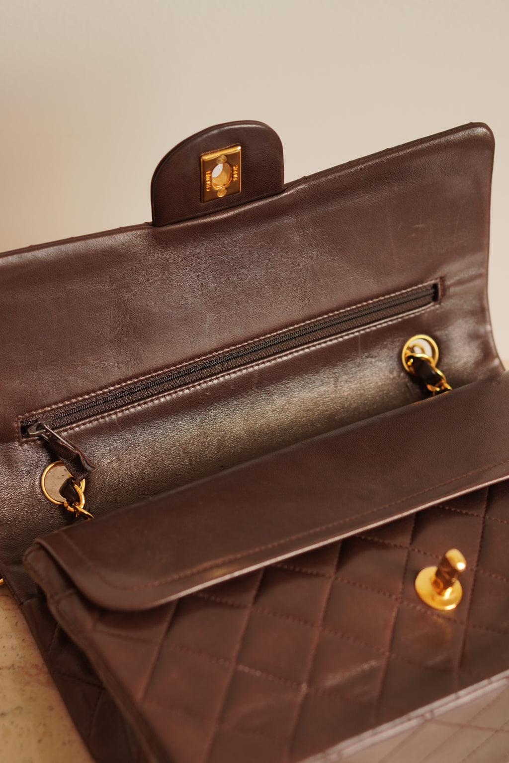 CHANEL CLASSIC MEDIUM DOUBLE FLAP | BROWN