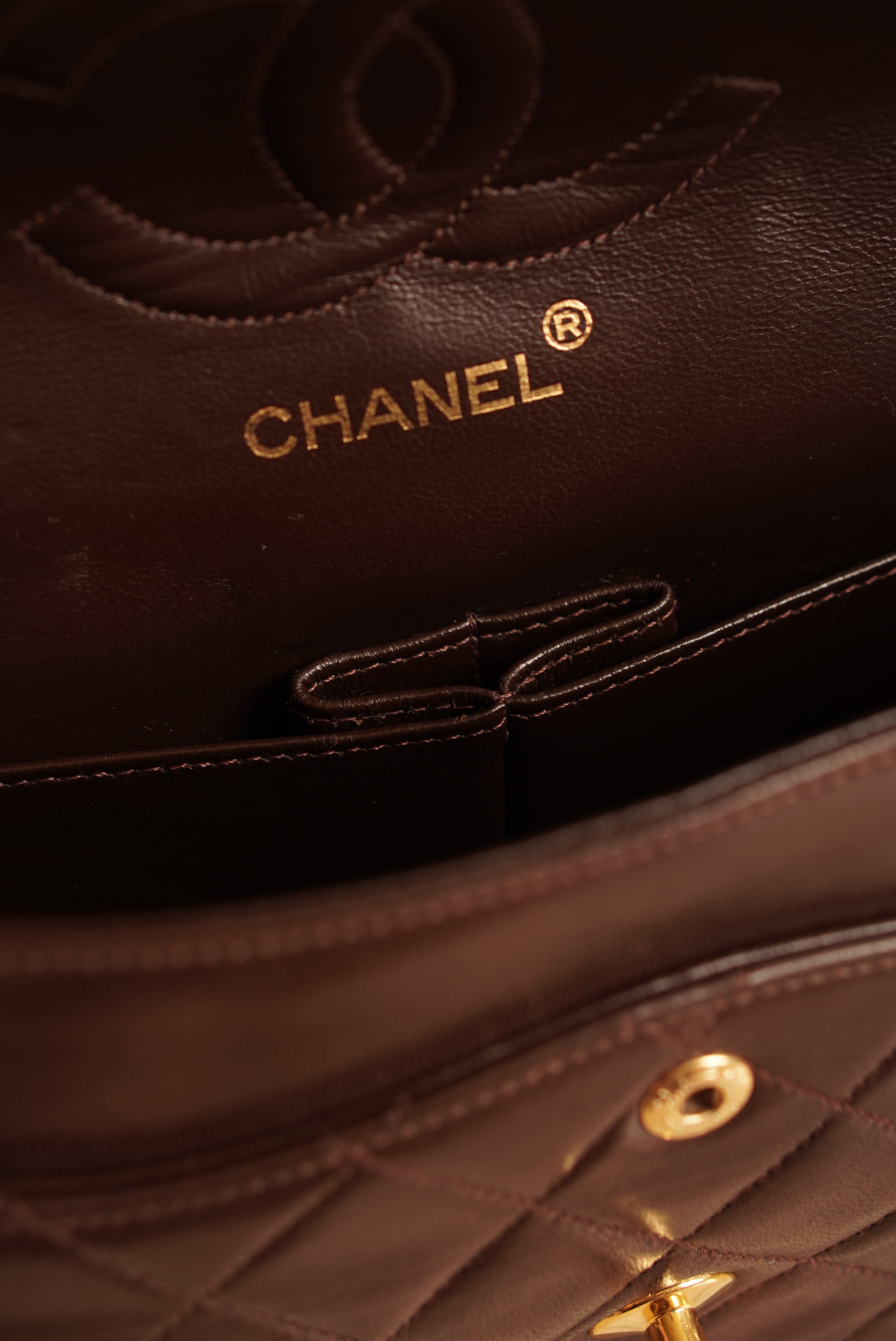 CHANEL CLASSIC MEDIUM DOUBLE FLAP | BROWN