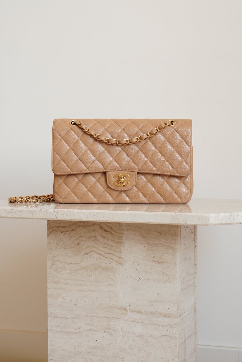 CHANEL CLASSIC MEDIUM DOUBLE FLAP | BEIGE