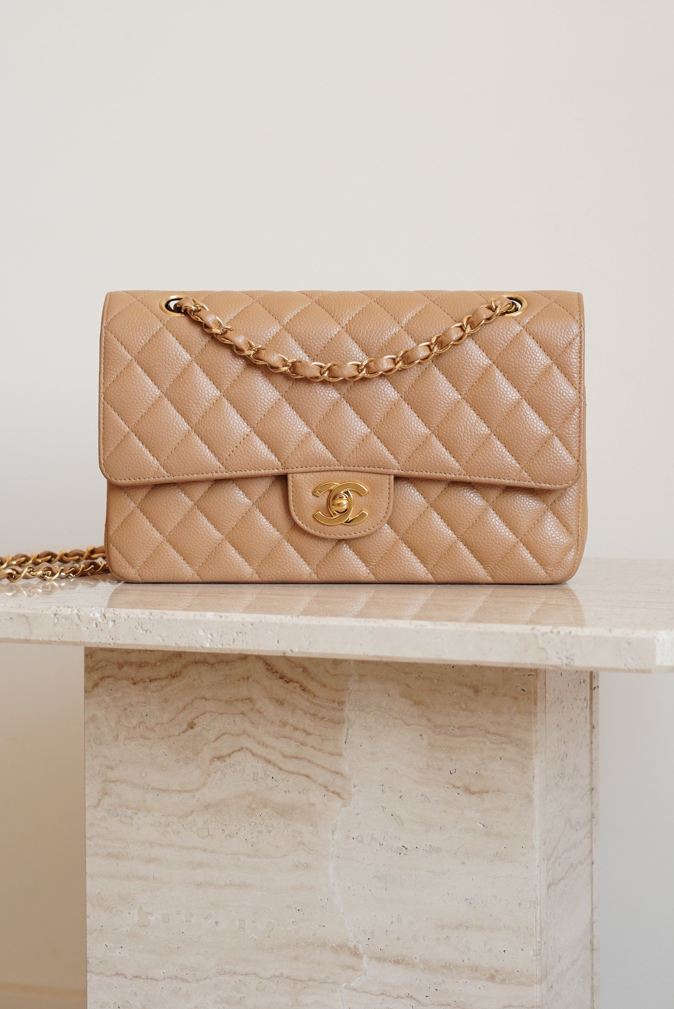 CHANEL CLASSIC MEDIUM DOUBLE FLAP | BEIGE