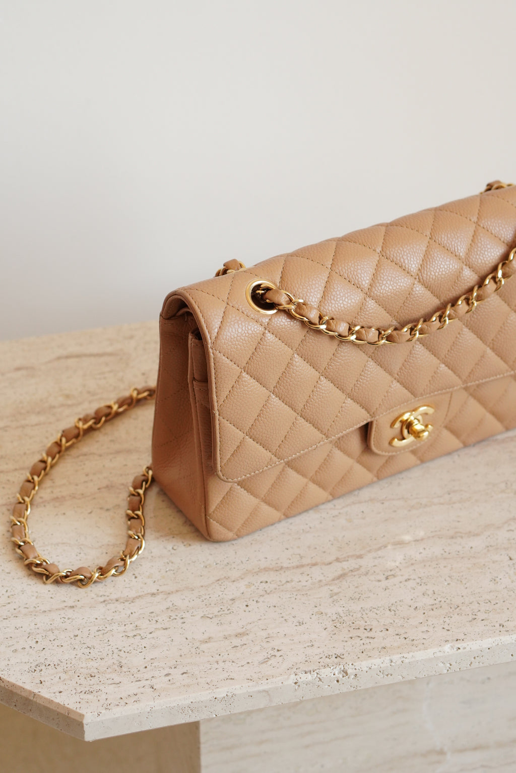 CHANEL CLASSIC MEDIUM DOUBLE FLAP | BEIGE