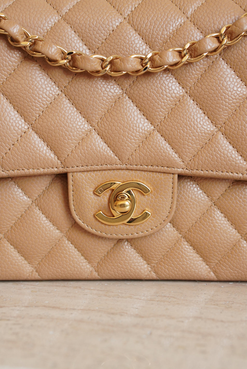 CHANEL CLASSIC MEDIUM DOUBLE FLAP | BEIGE
