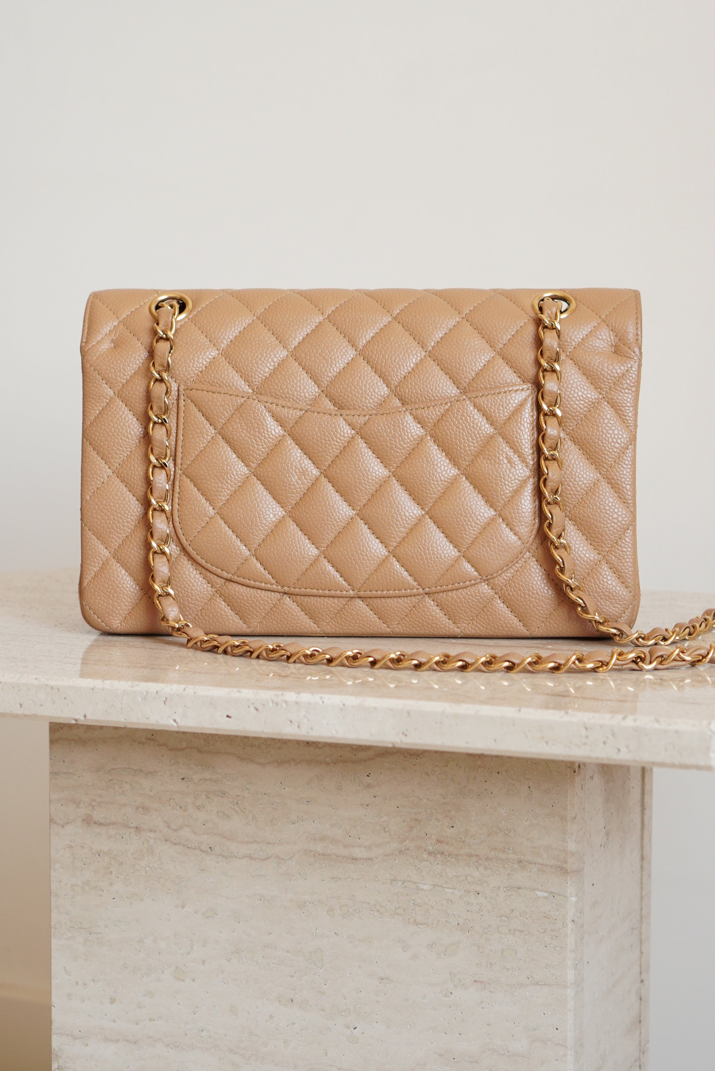 CHANEL CLASSIC MEDIUM DOUBLE FLAP | BEIGE