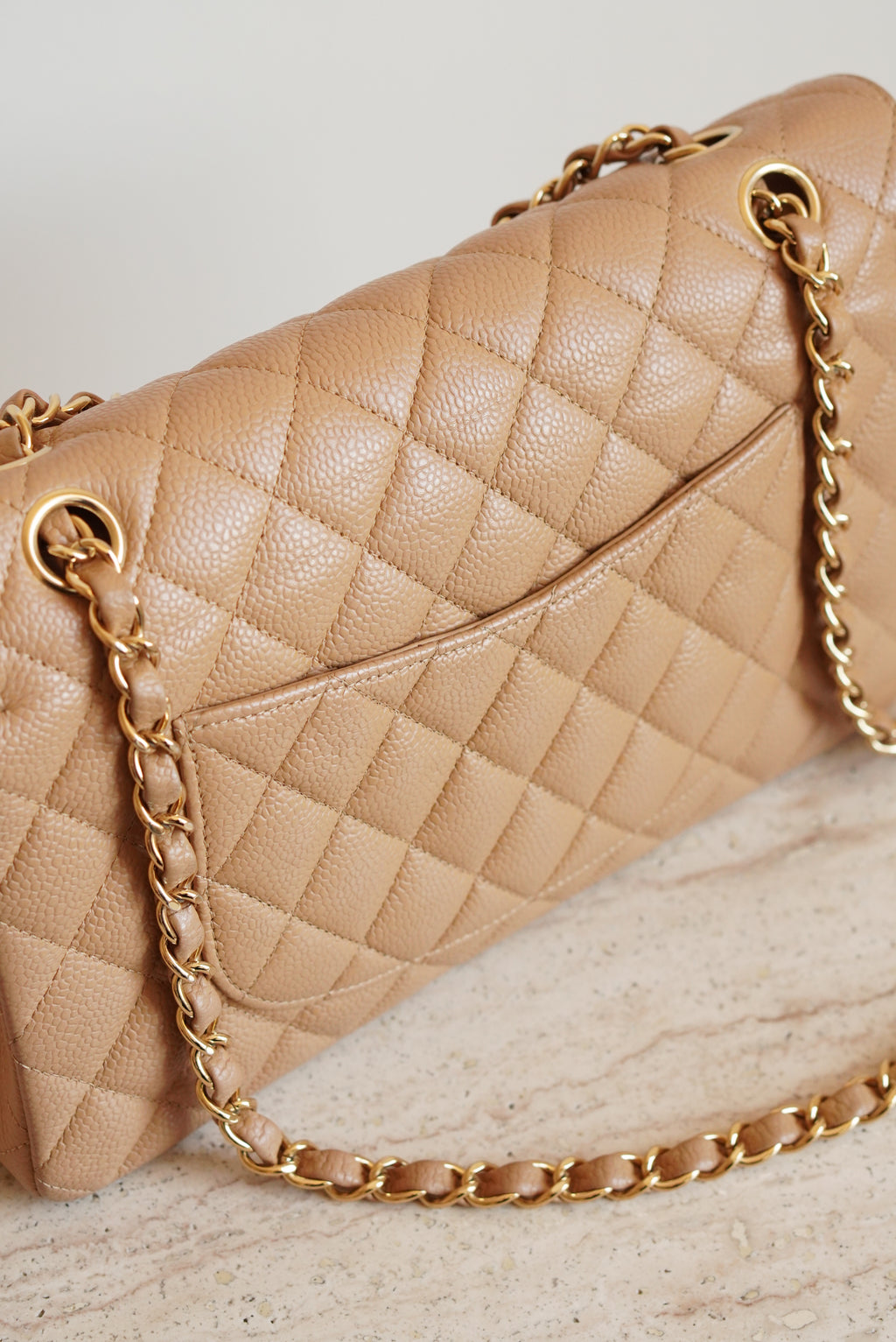 CHANEL CLASSIC MEDIUM DOUBLE FLAP | BEIGE