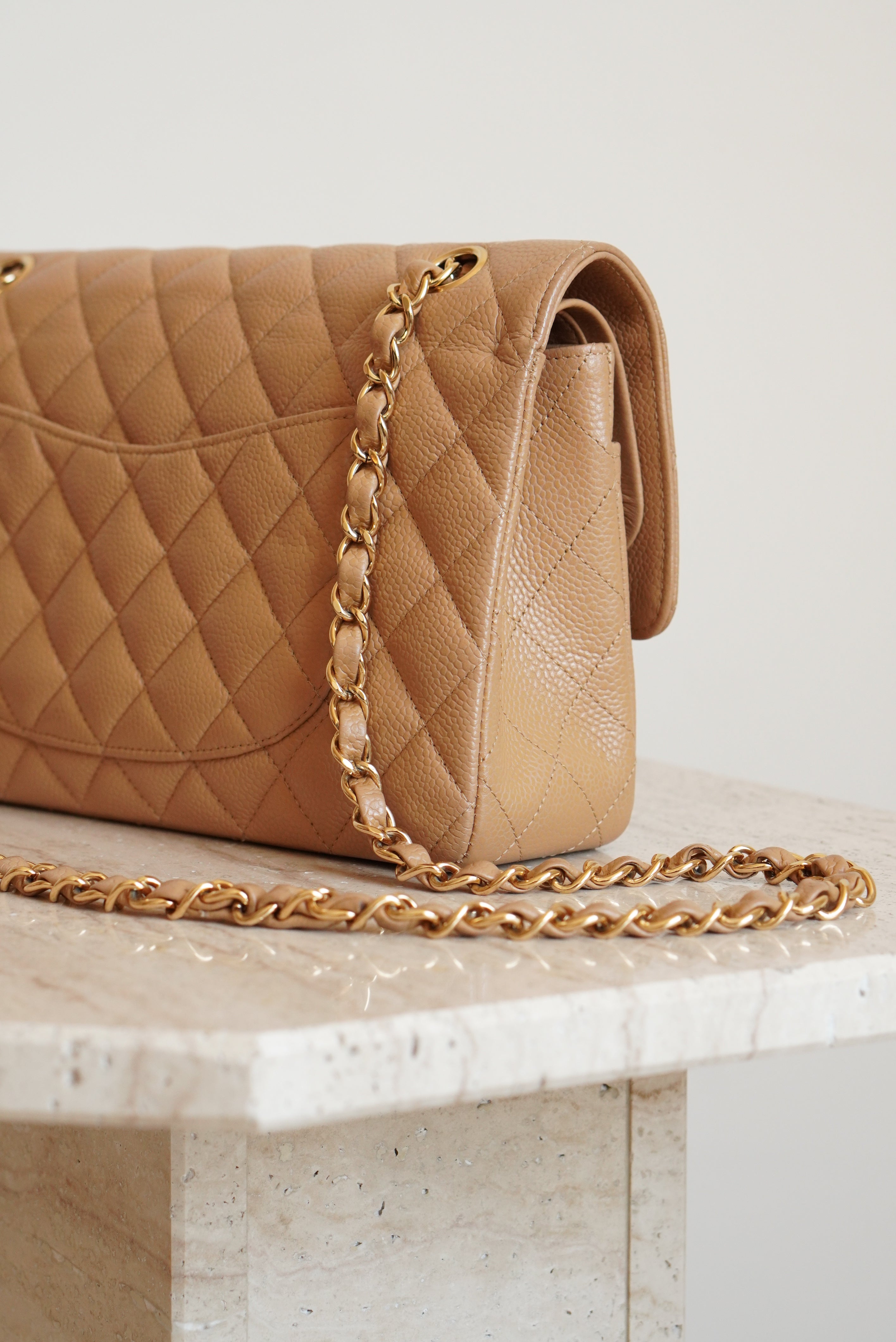 CHANEL CLASSIC MEDIUM DOUBLE FLAP | BEIGE