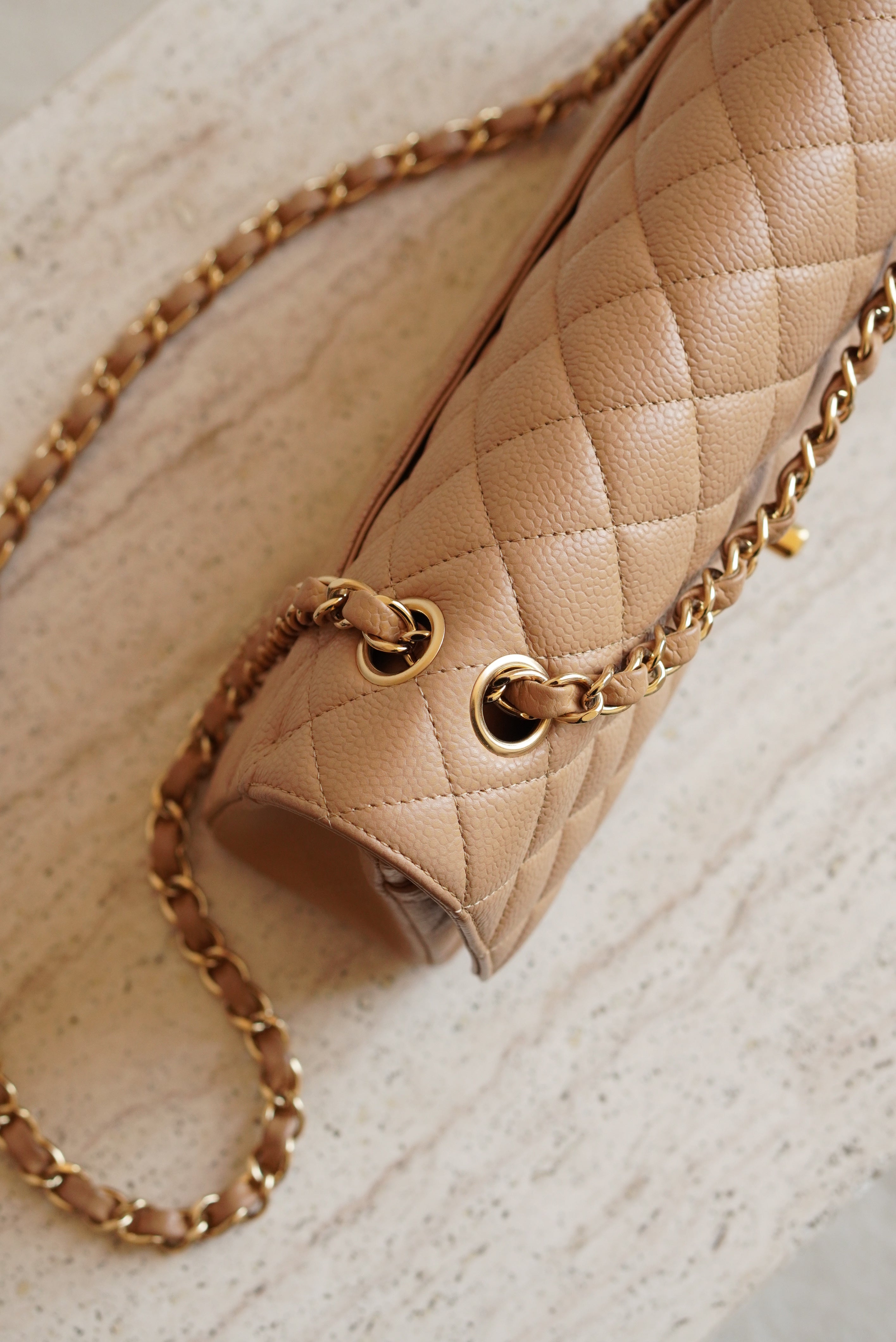 CHANEL CLASSIC MEDIUM DOUBLE FLAP | BEIGE