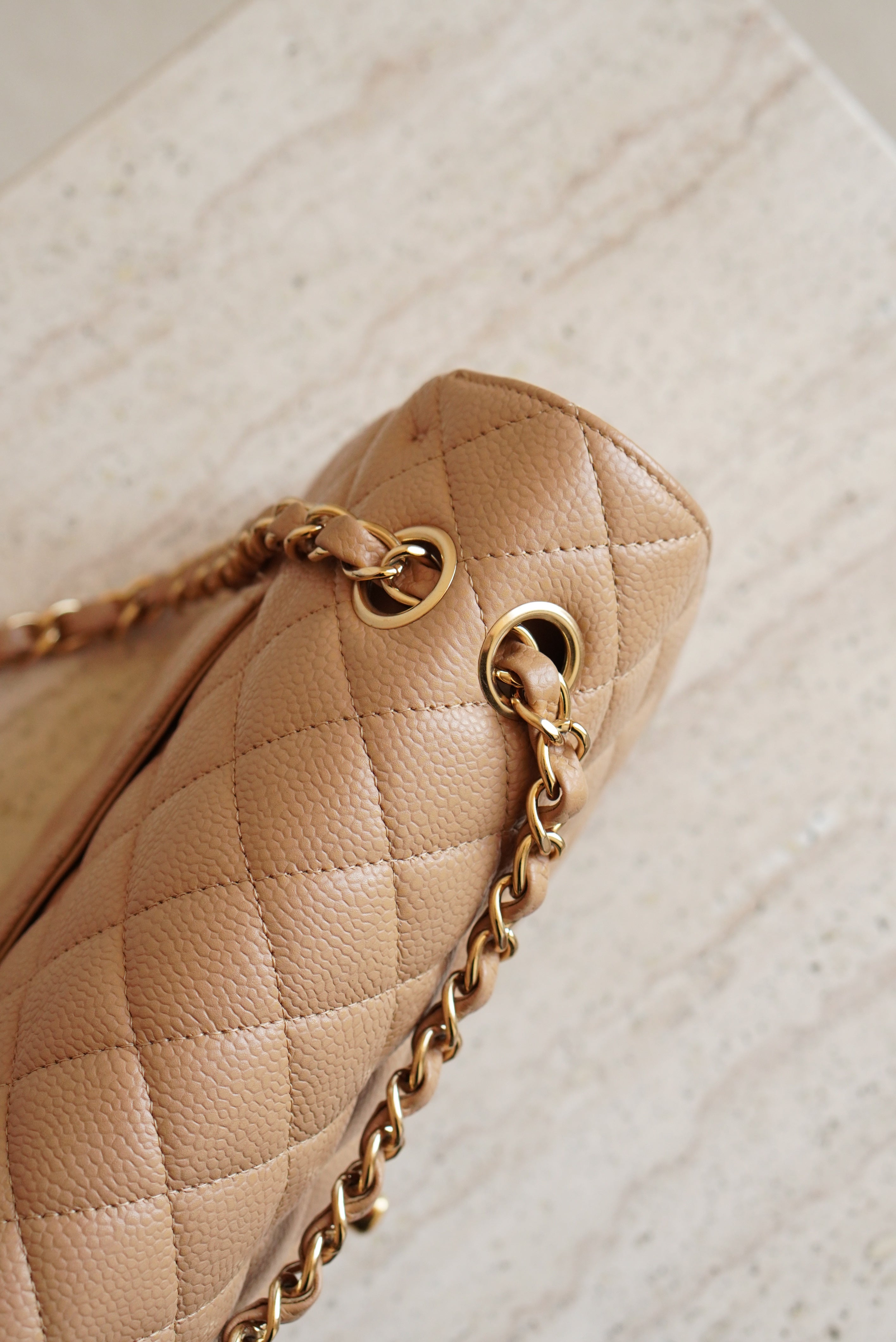 CHANEL CLASSIC MEDIUM DOUBLE FLAP | BEIGE