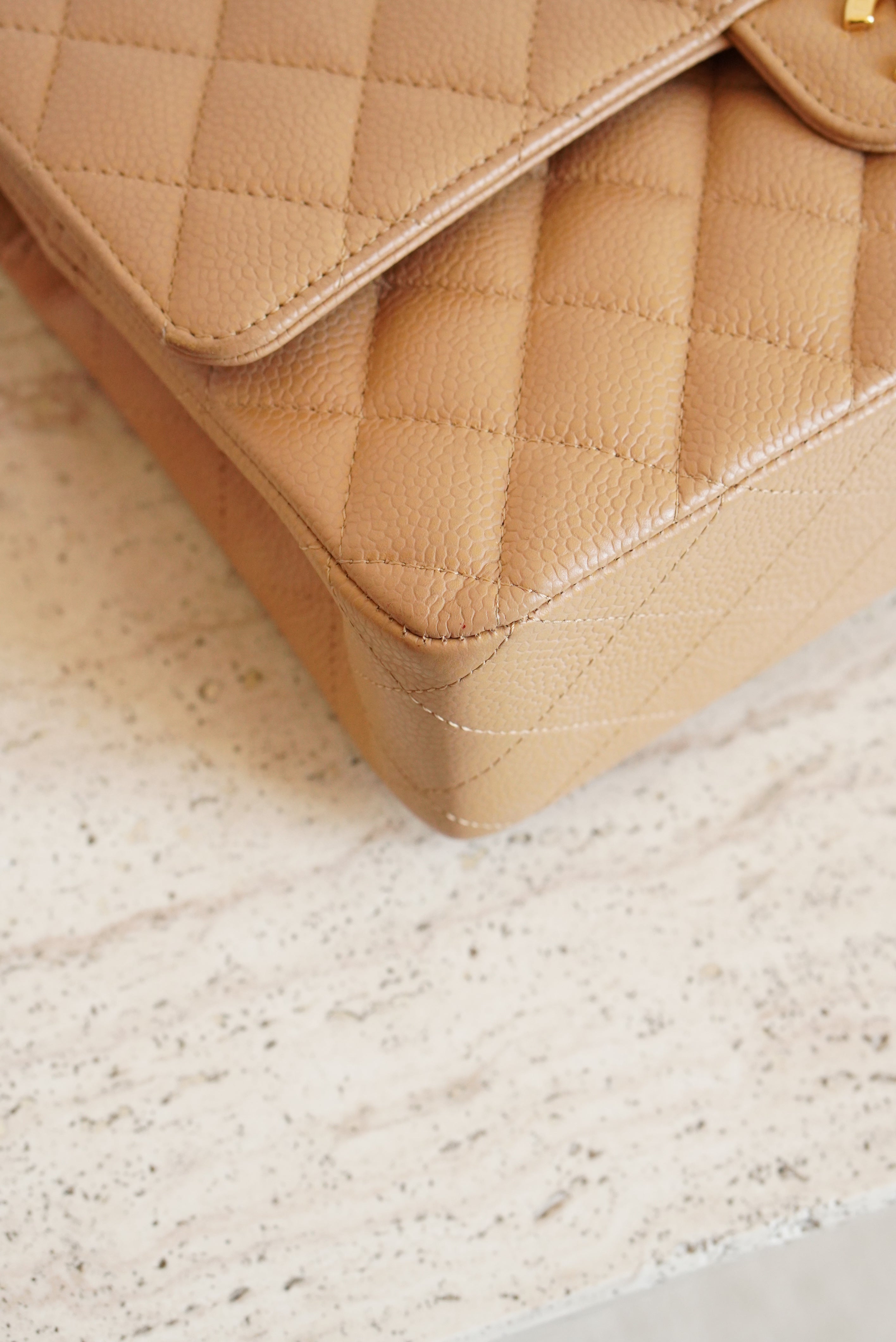 CHANEL CLASSIC MEDIUM DOUBLE FLAP | BEIGE
