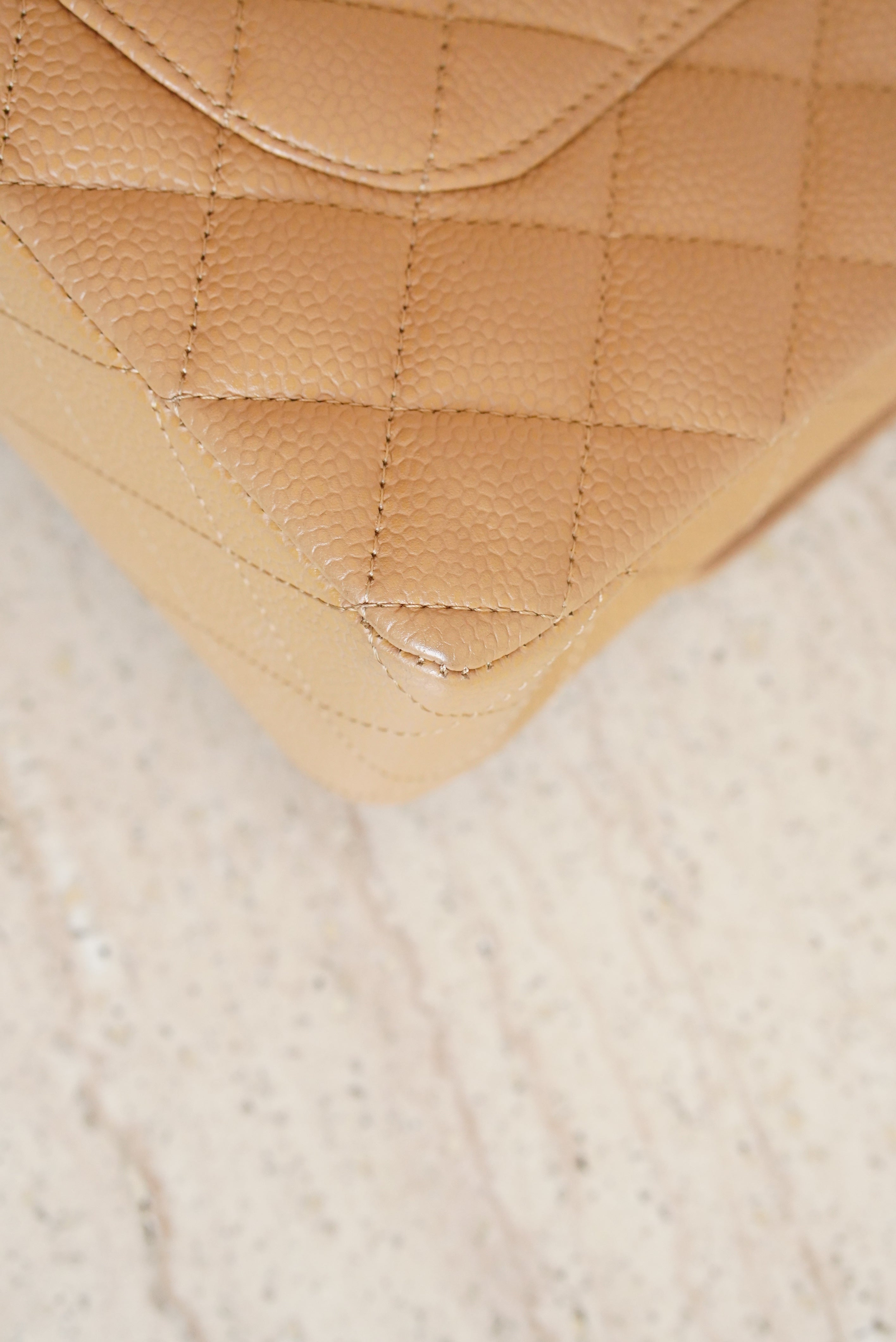 CHANEL CLASSIC MEDIUM DOUBLE FLAP | BEIGE