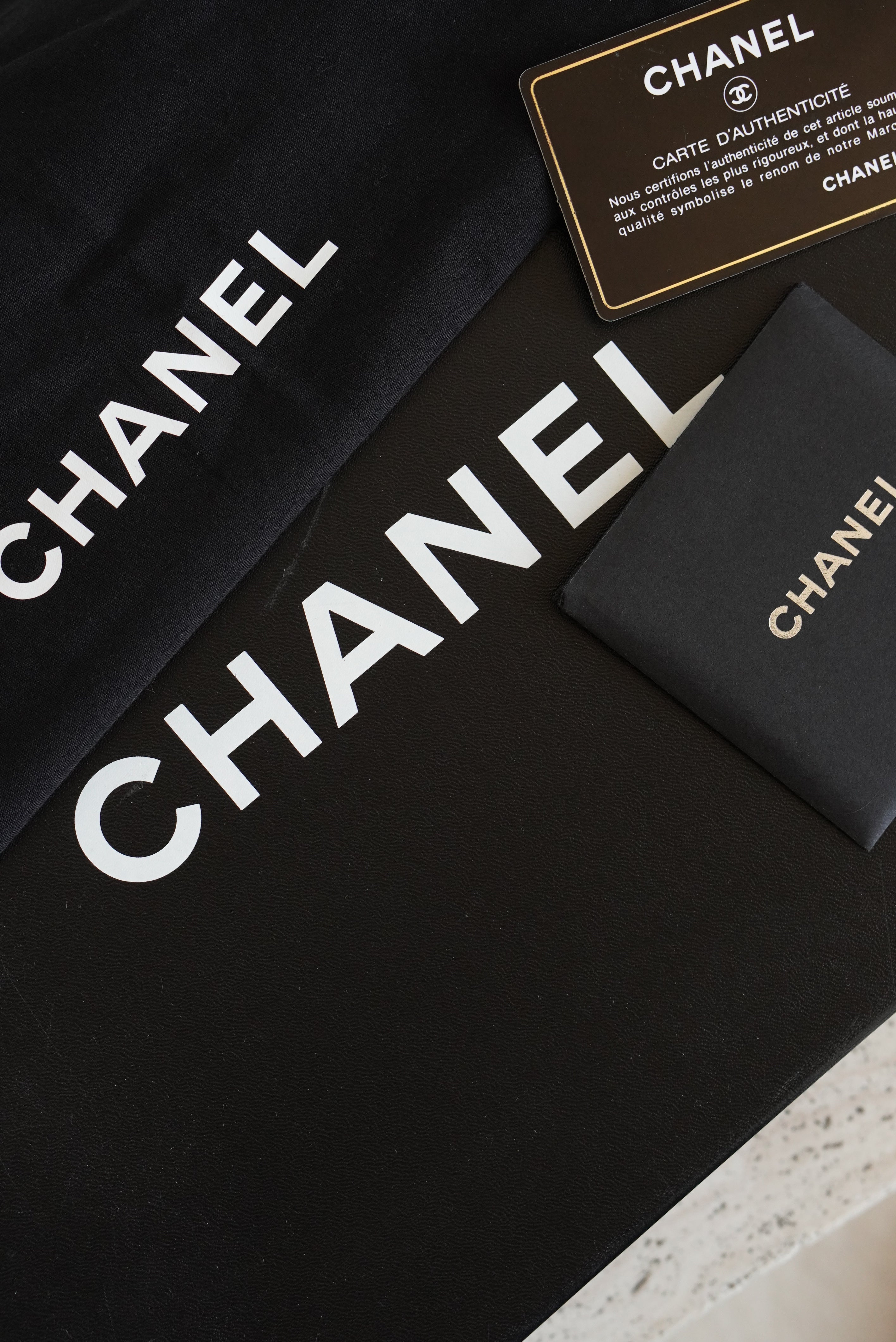 CHANEL CLASSIC MEDIUM DOUBLE FLAP | BEIGE