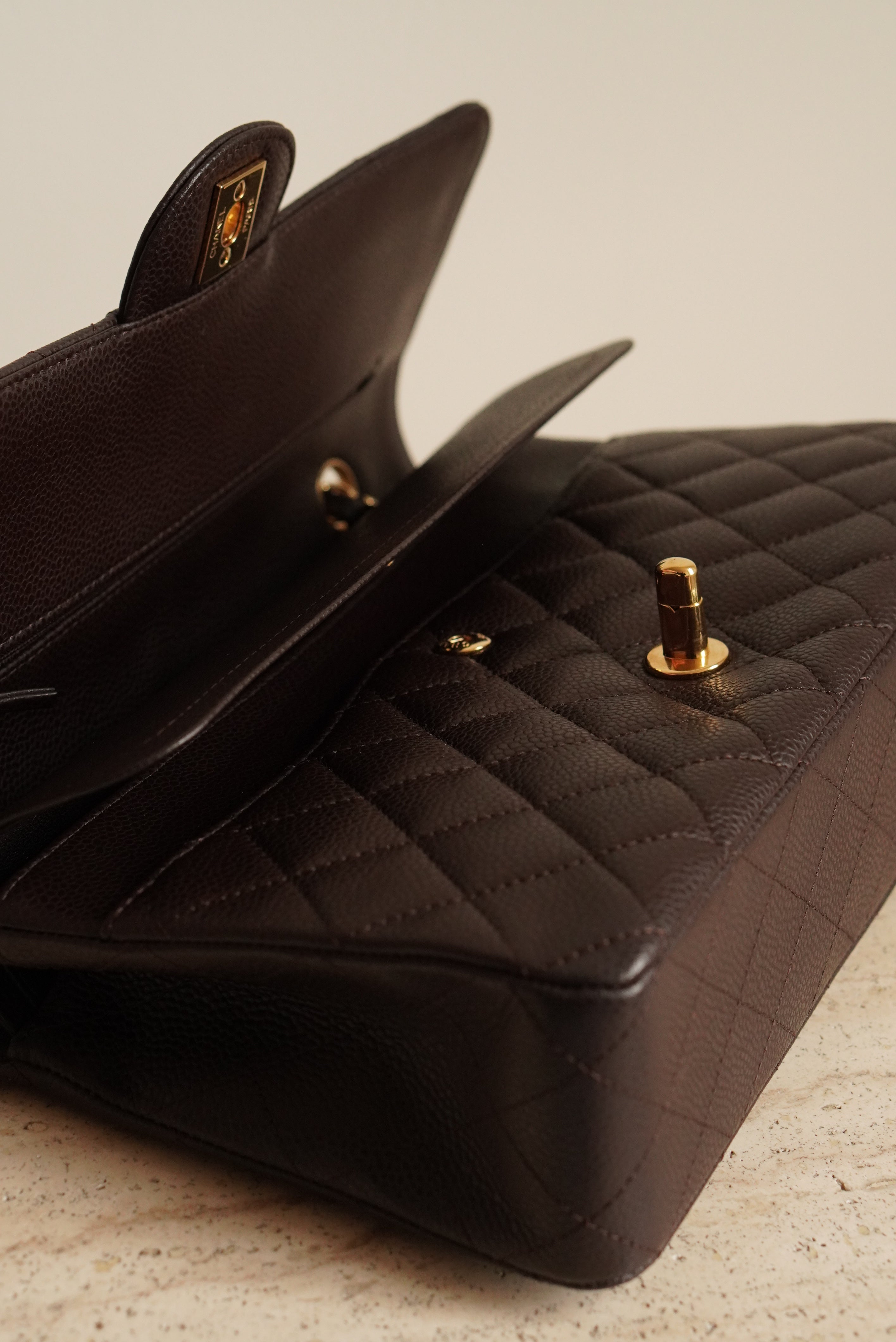 CHANEL CLASSIC MEDIUM DOUBLE FLAP | BROWN
