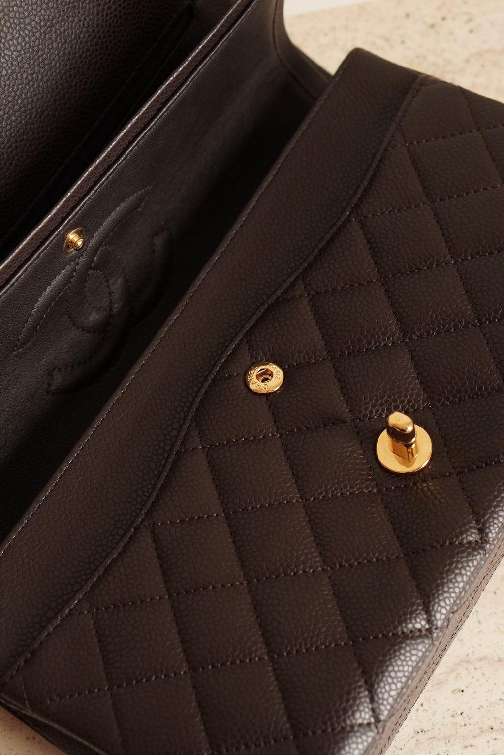 CHANEL CLASSIC MEDIUM DOUBLE FLAP | BROWN