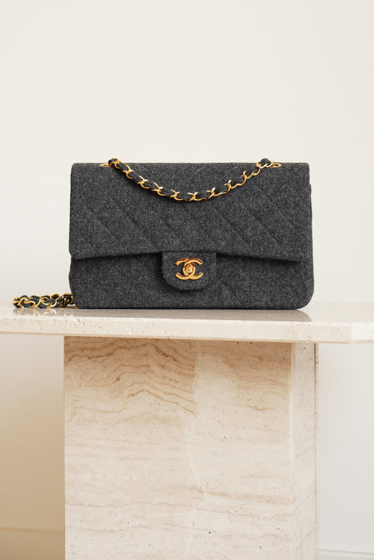 CHANEL CLASSIC MEDIUM DOUBLE FLAP | GREY